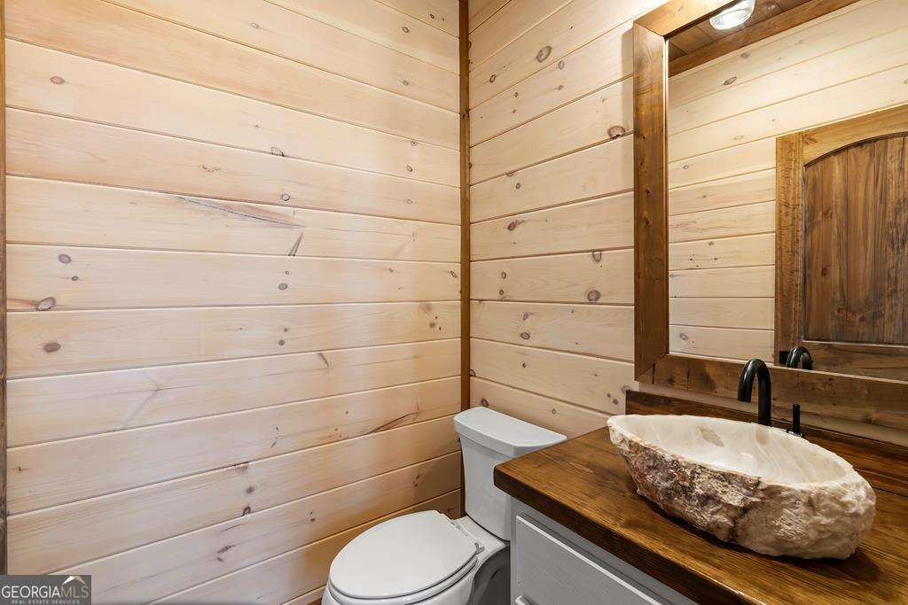 470 Skylight Drive Property Photo 24