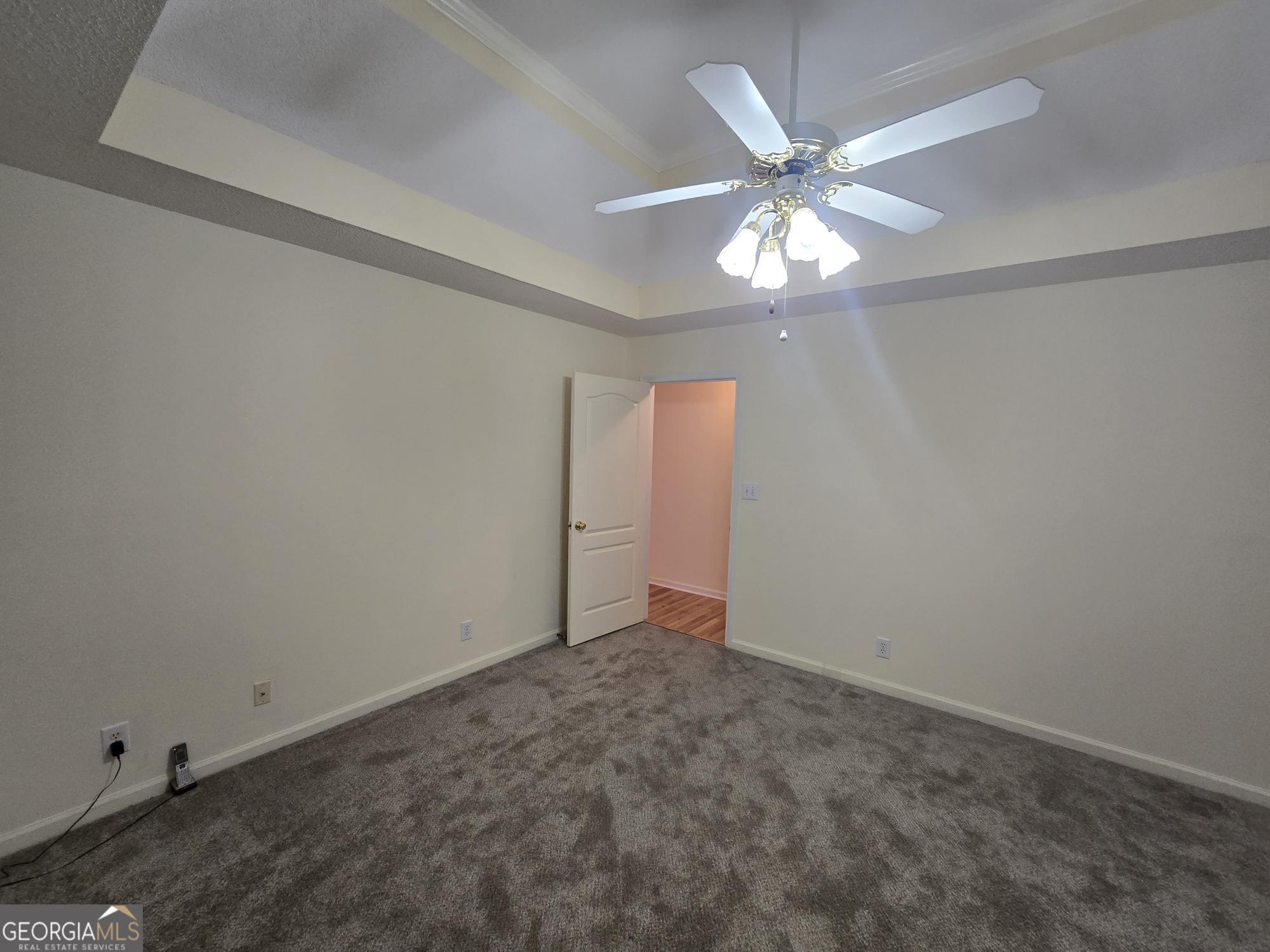 150 Knights Bridge Property Photo 5