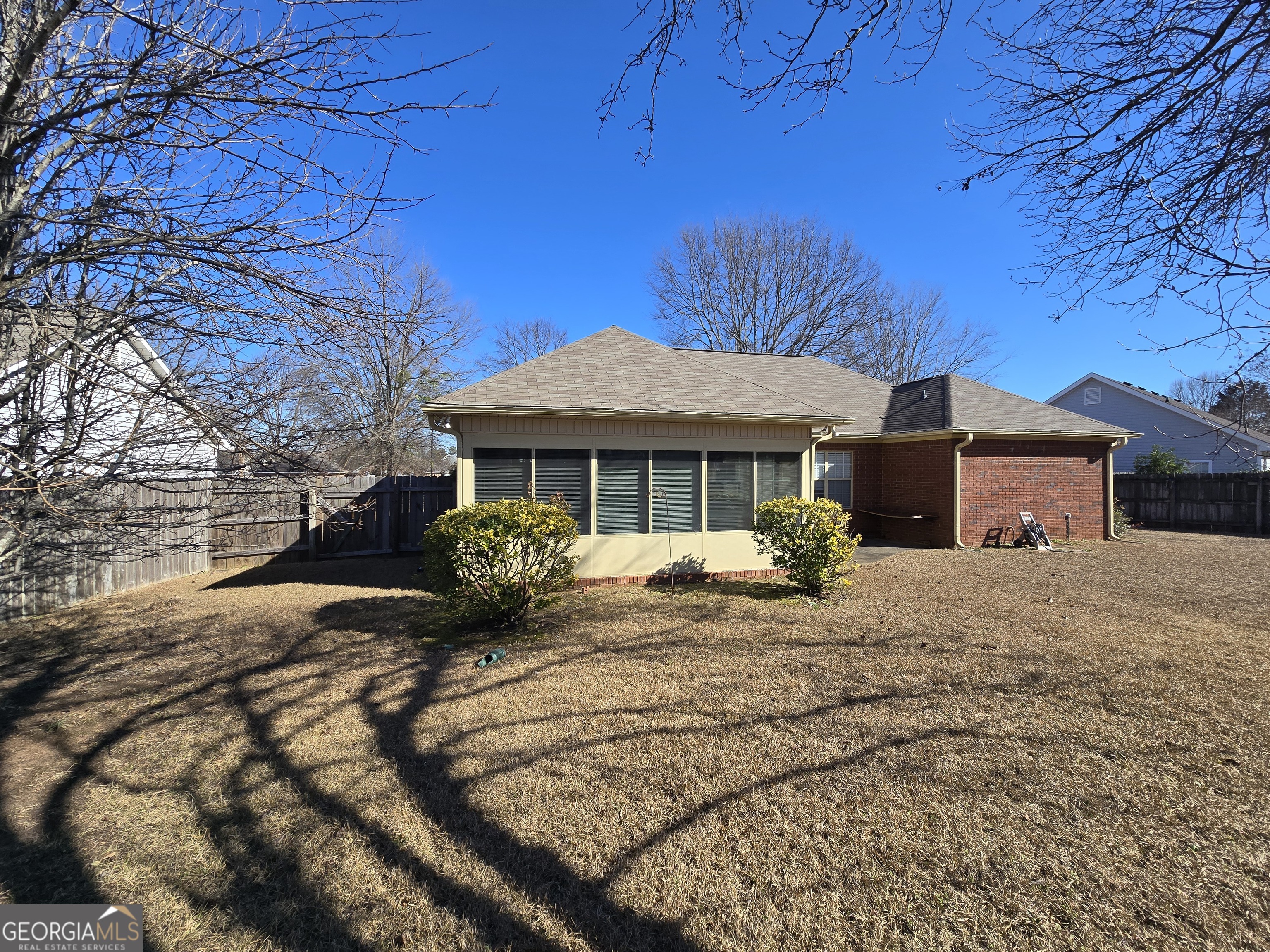 150 Knights Bridge Property Photo 11