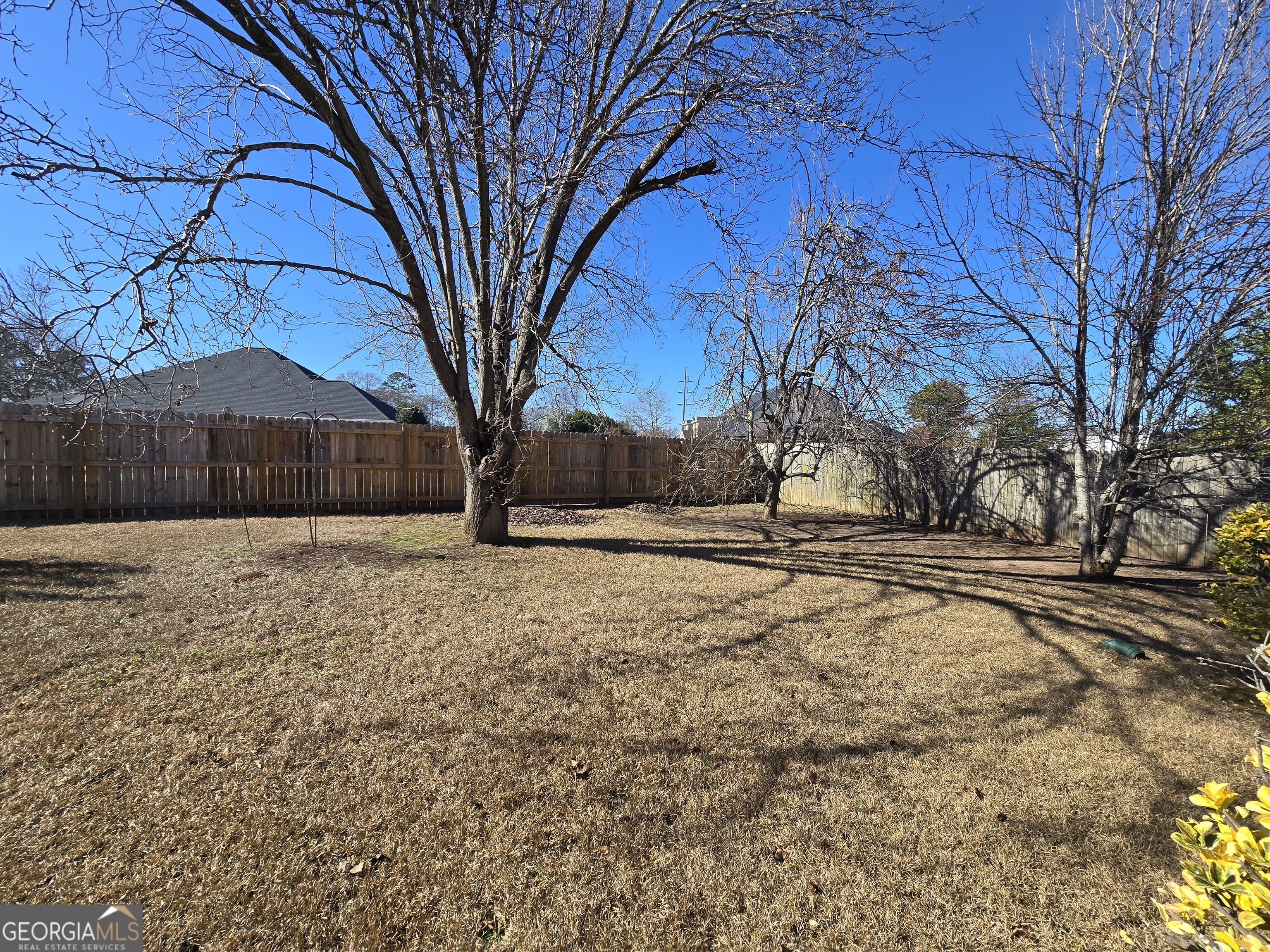 150 Knights Bridge Property Photo 13