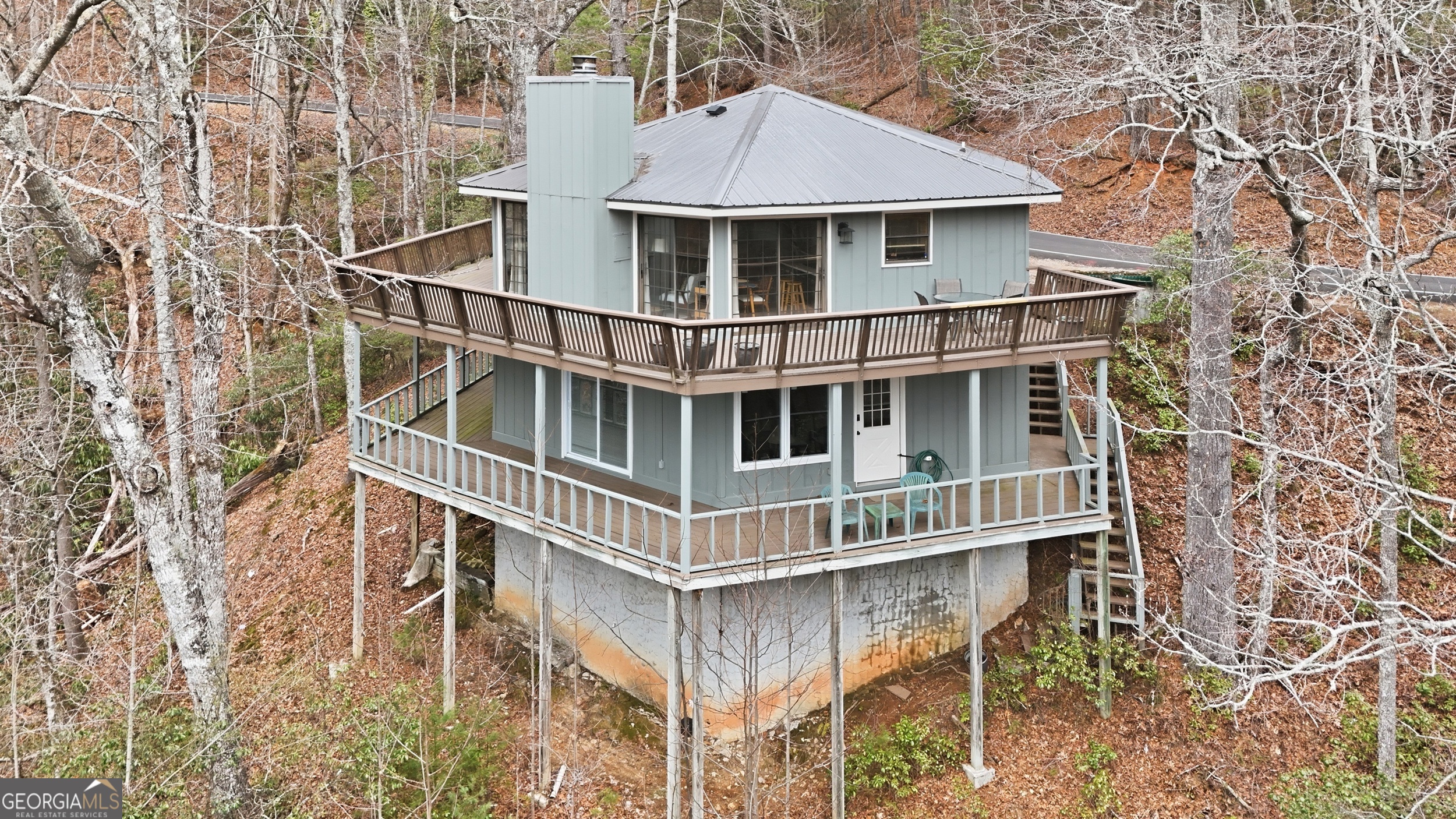 578 Saddleback Circle Property Photo 3