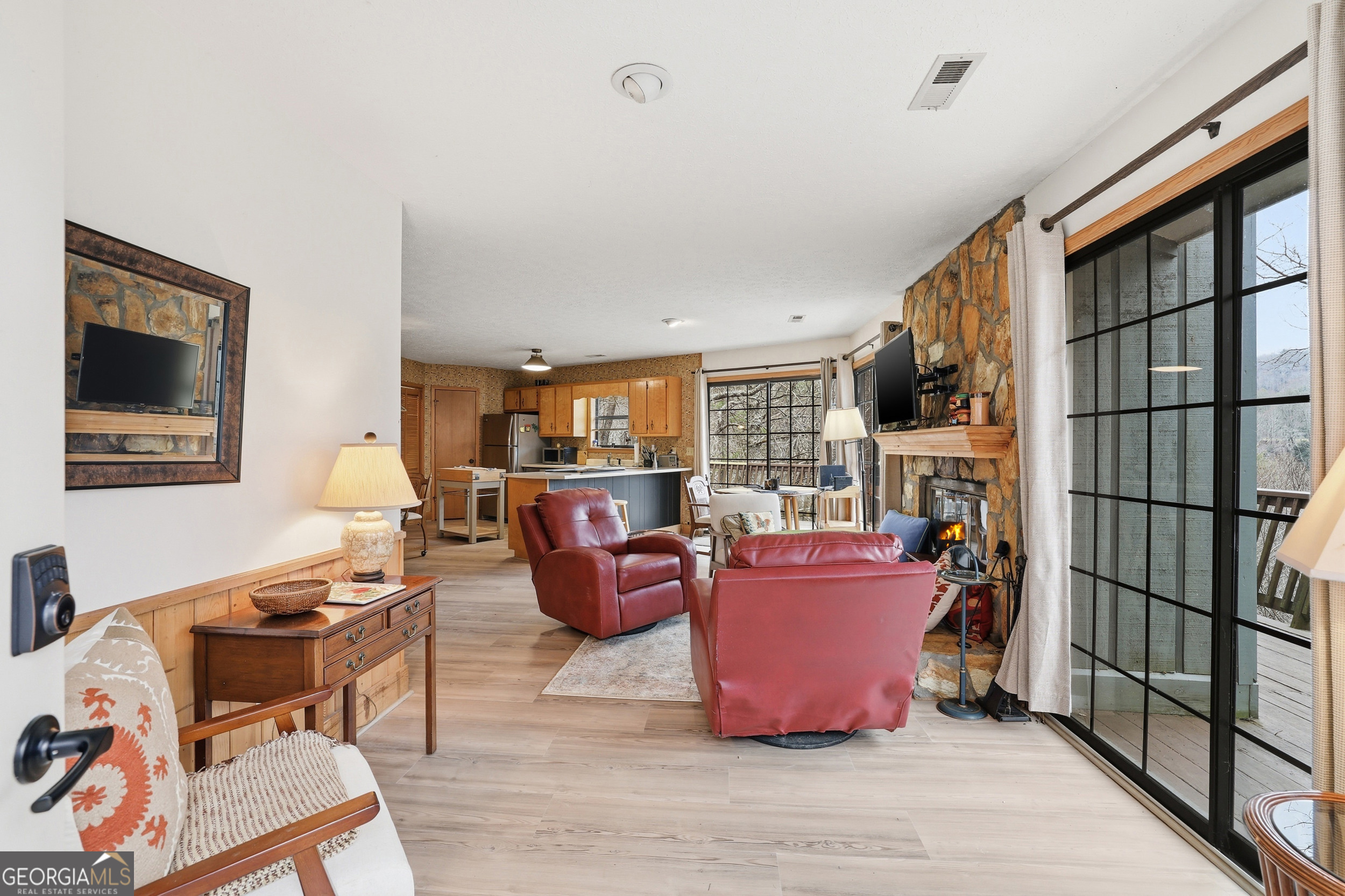 578 Saddleback Circle Property Photo 4