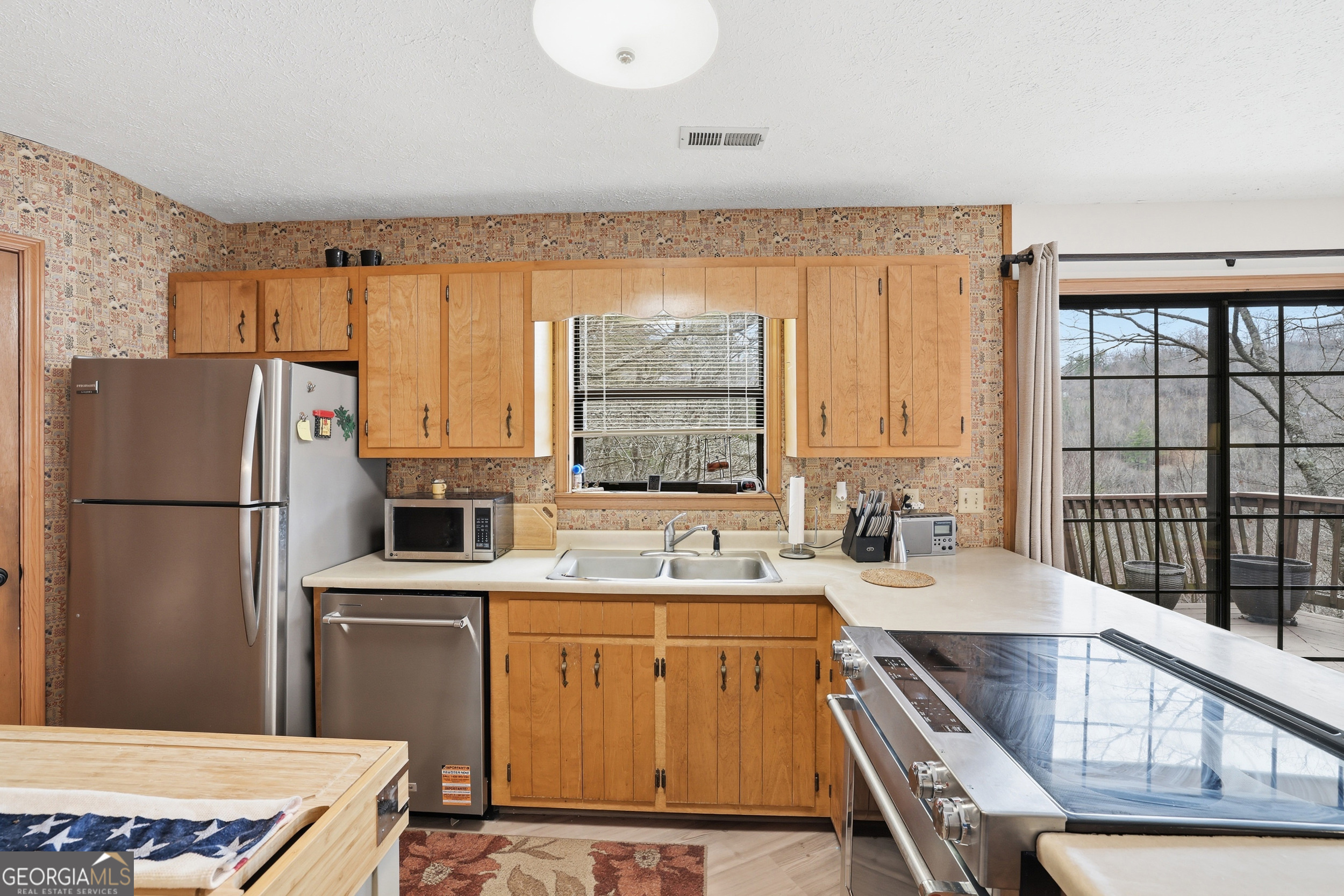 578 Saddleback Circle Property Photo 8