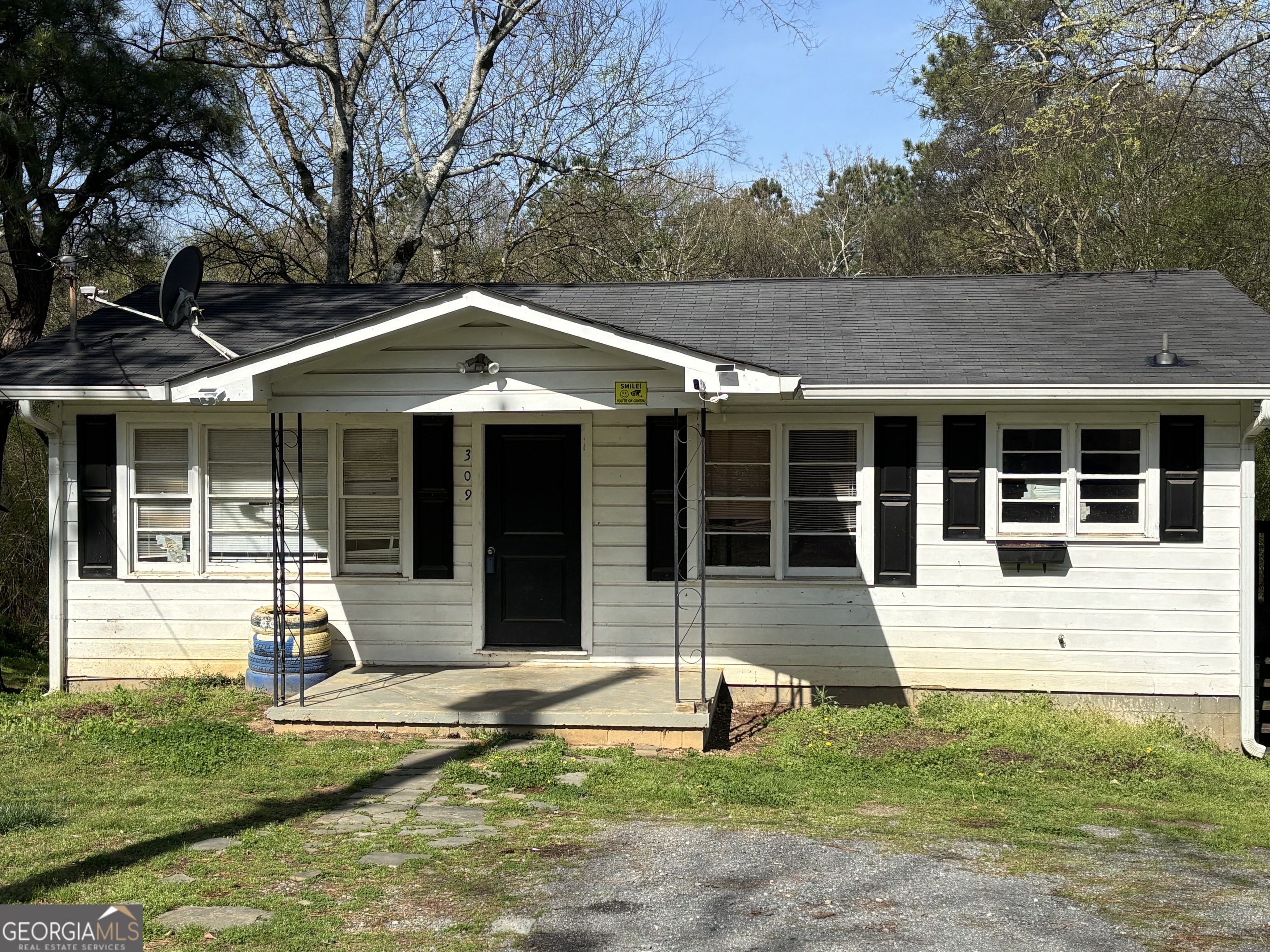 309 Crest Drive Property Photo 1