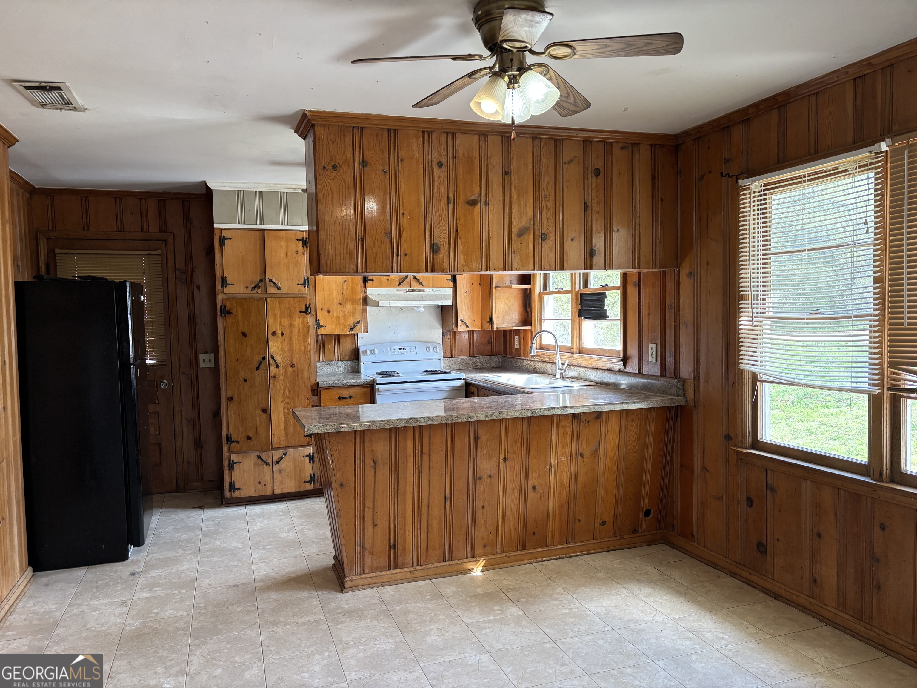 309 Crest Drive Property Photo 12