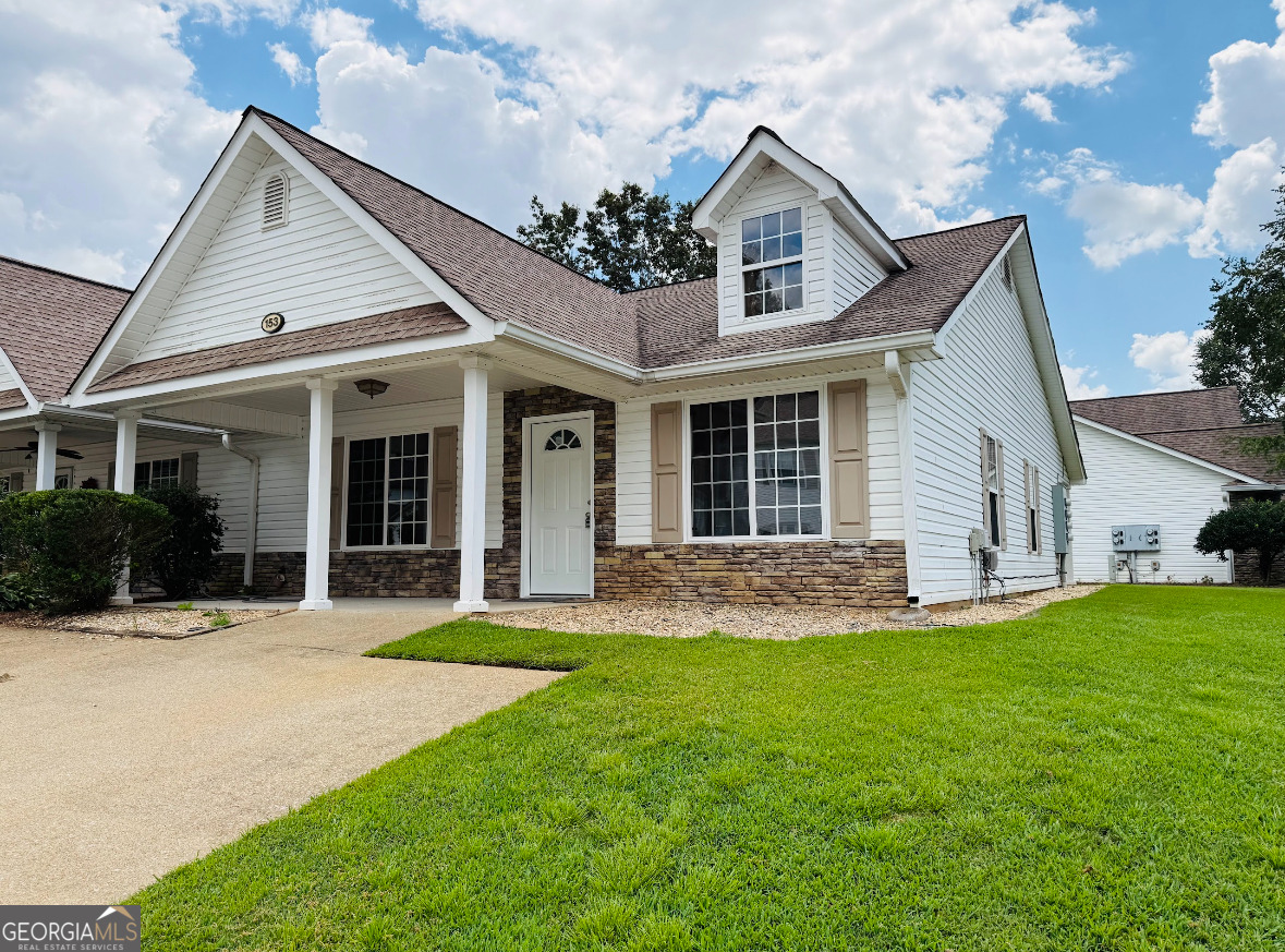 153 Crest Pointe Property Photo 1