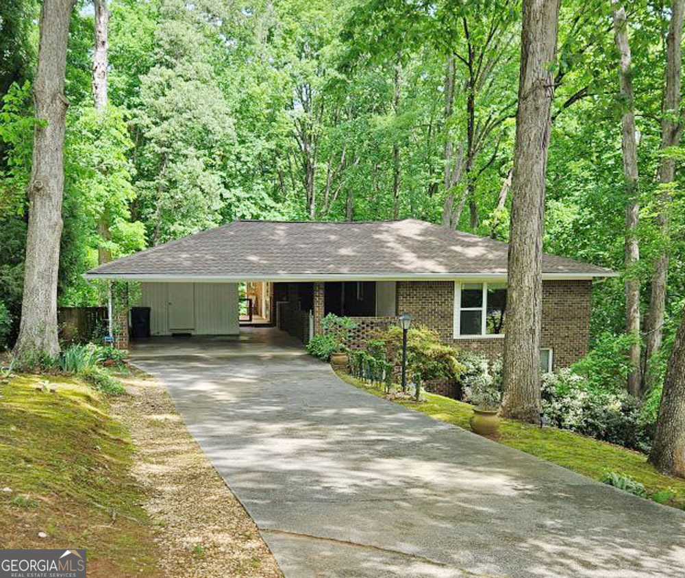 1146 Lakeshore Drive