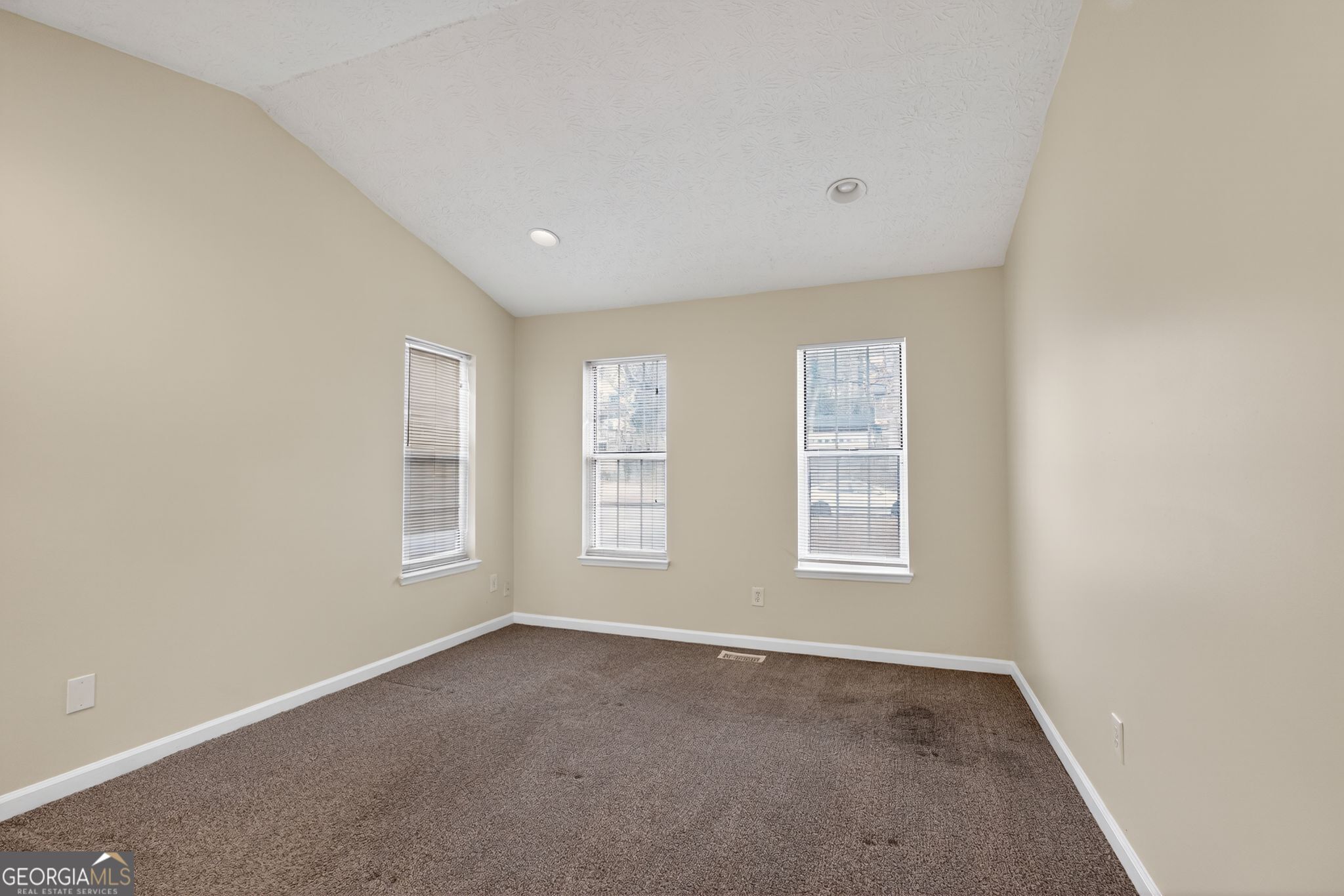 3807 Valpariso Circle Property Photo 10