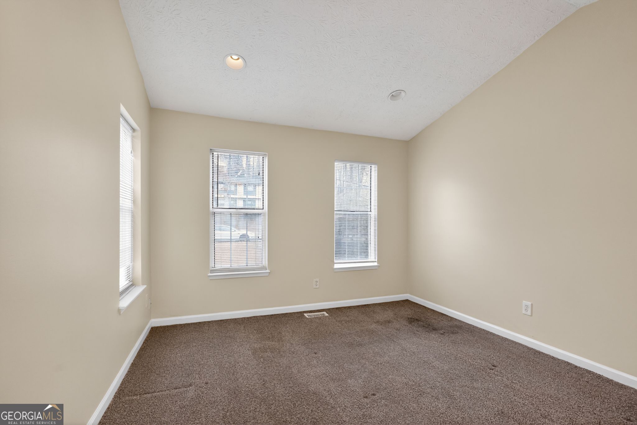 3807 Valpariso Circle Property Photo 17