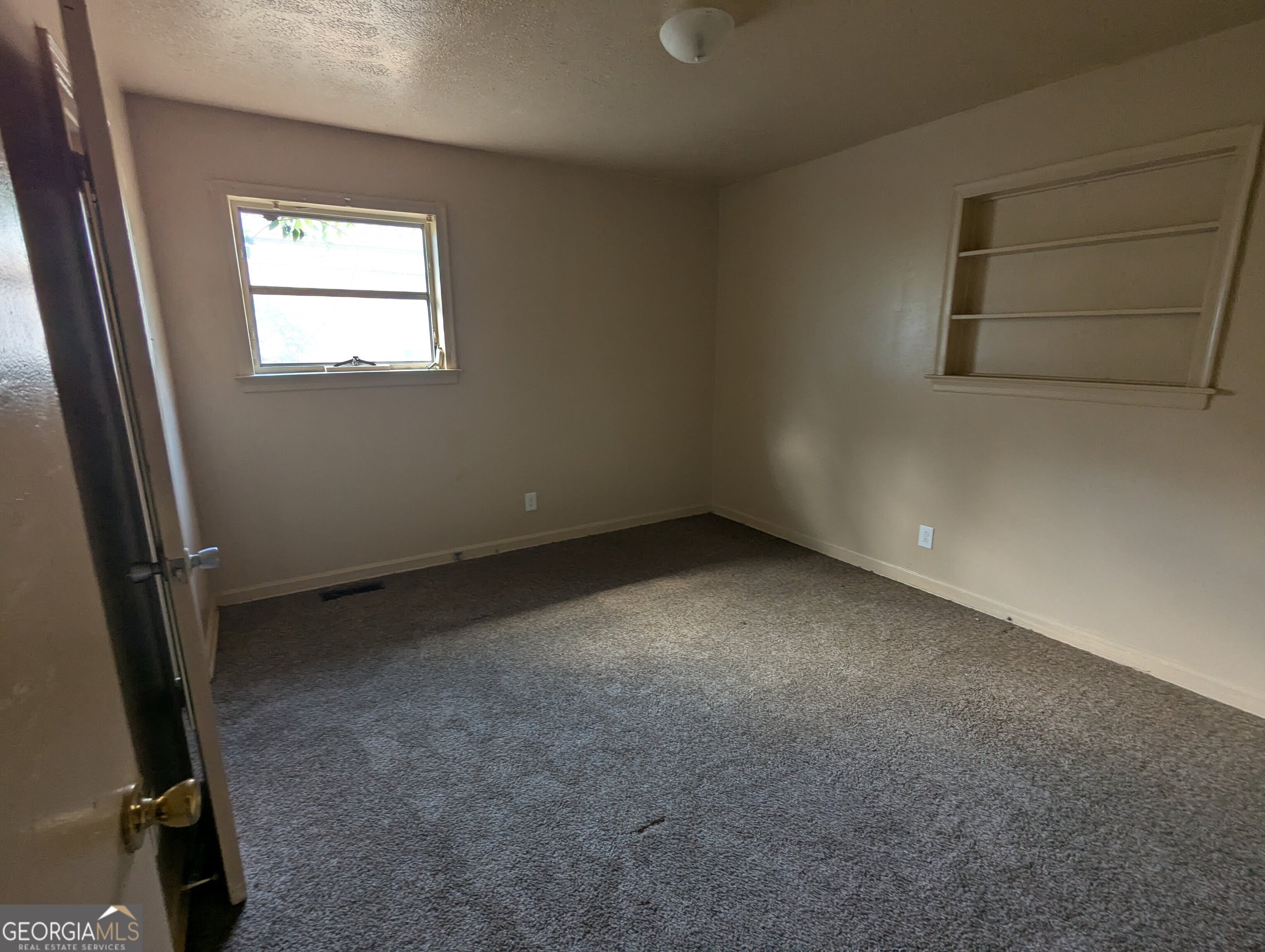 611 Whitney Avenue Property Photo 8