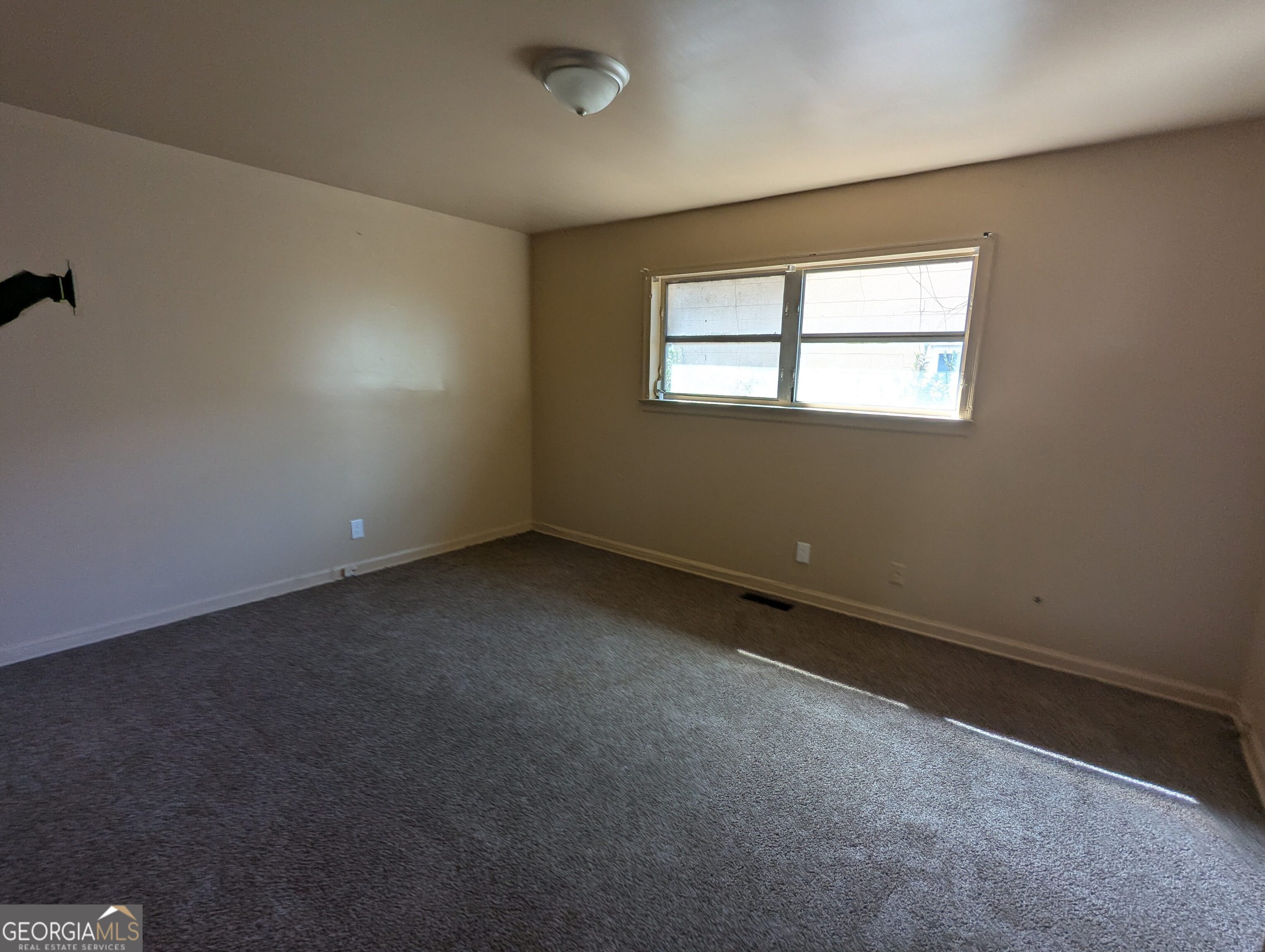 611 Whitney Avenue Property Photo 9