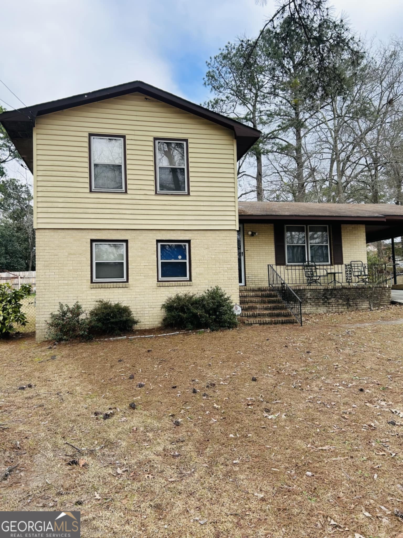 973 Irving Drive Property Photo 2