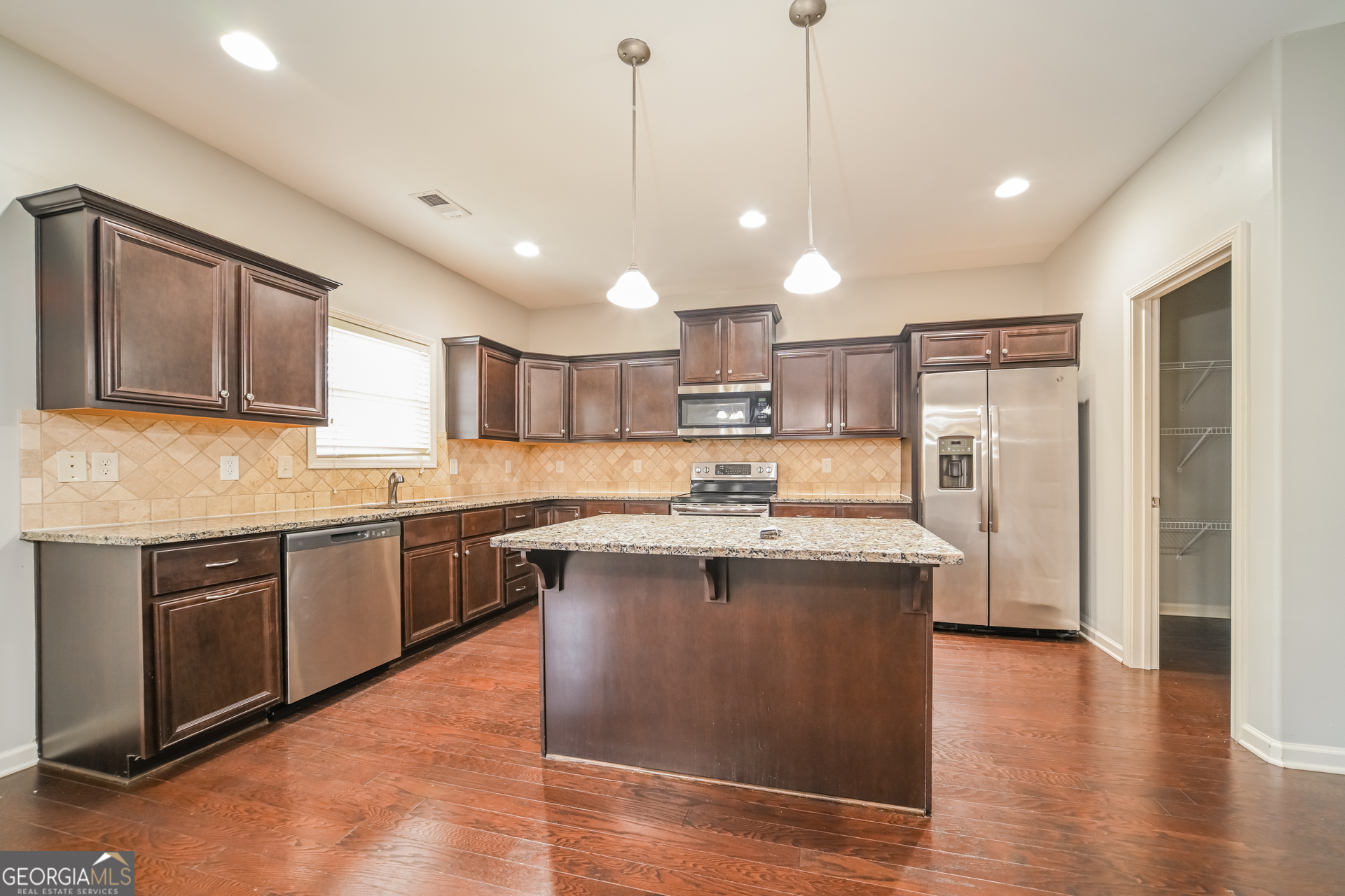 324 Cliffhaven Circle Property Photo 8