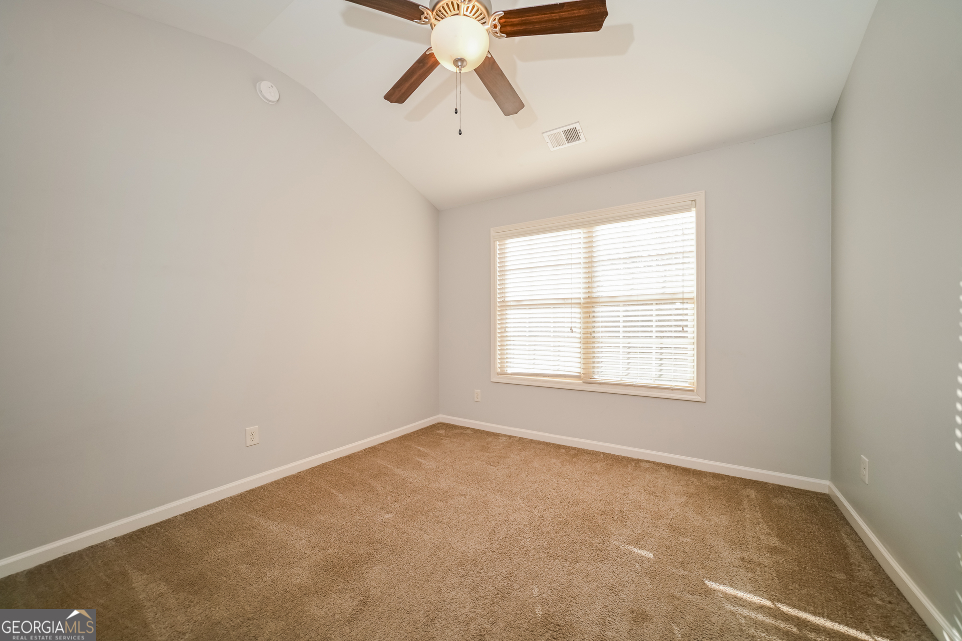 324 Cliffhaven Circle Property Photo 16