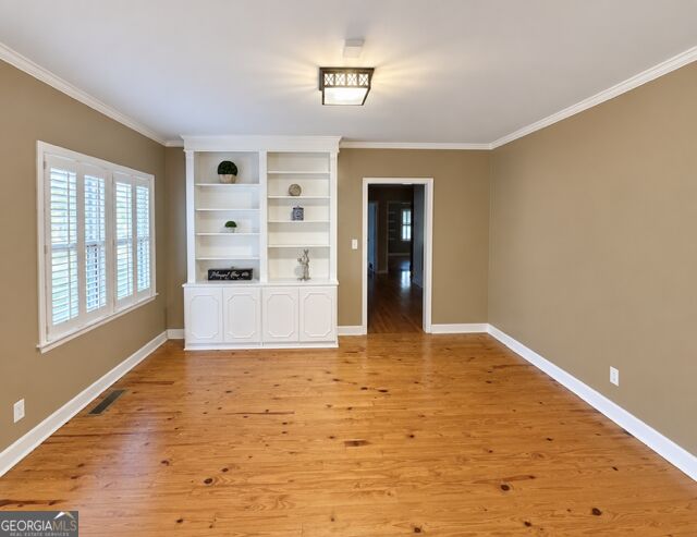 1221 Ridge Avenue N Property Photo 5