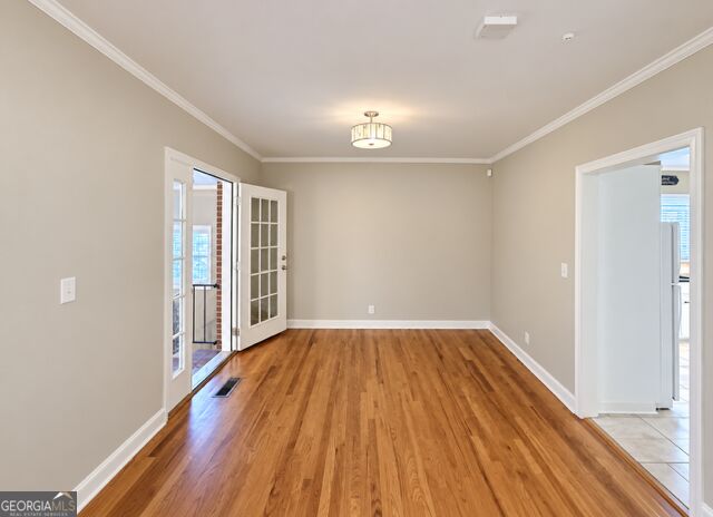1221 Ridge Avenue N Property Photo 8