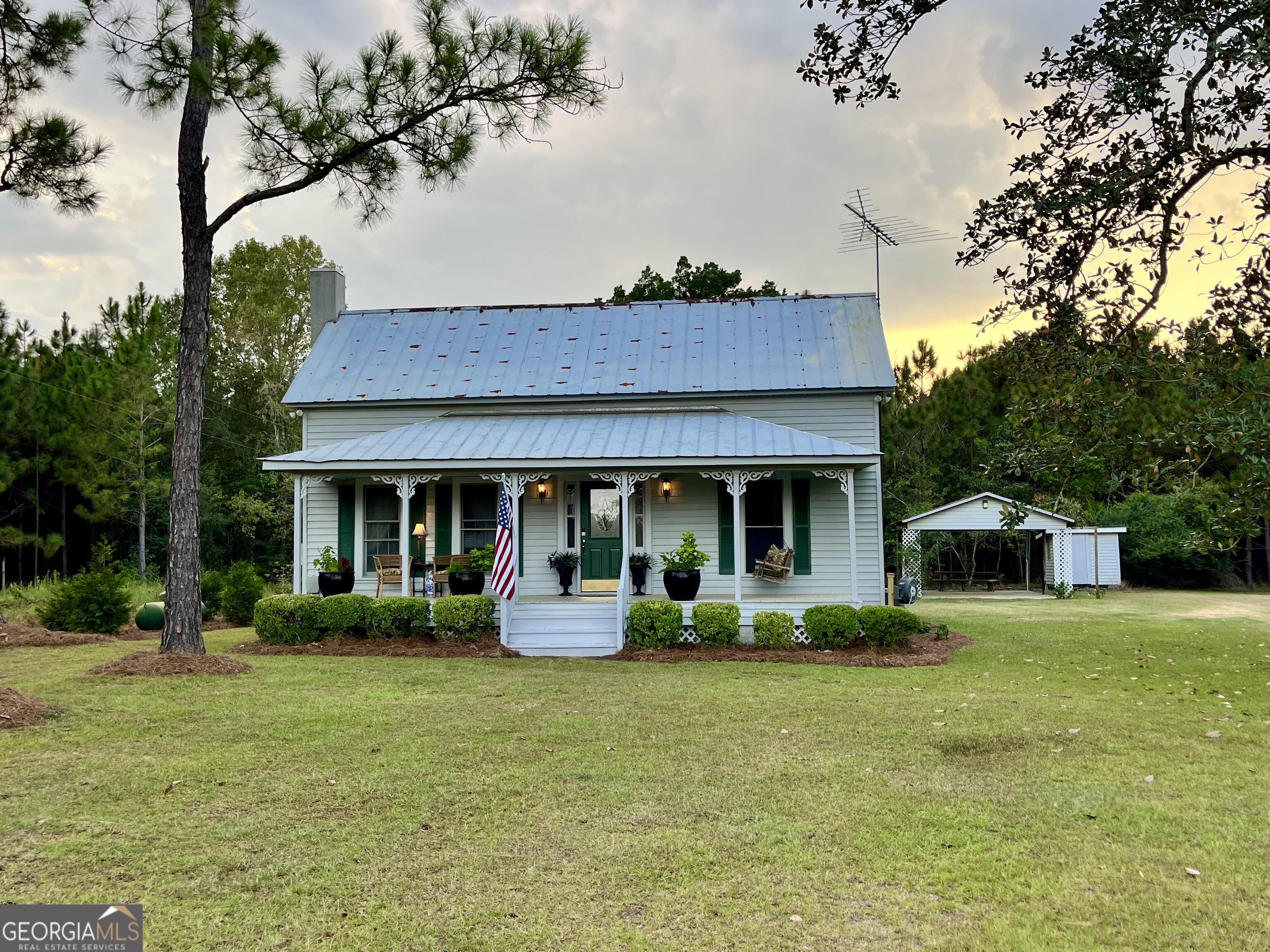 1663 Thompson Lane Property Photo 1