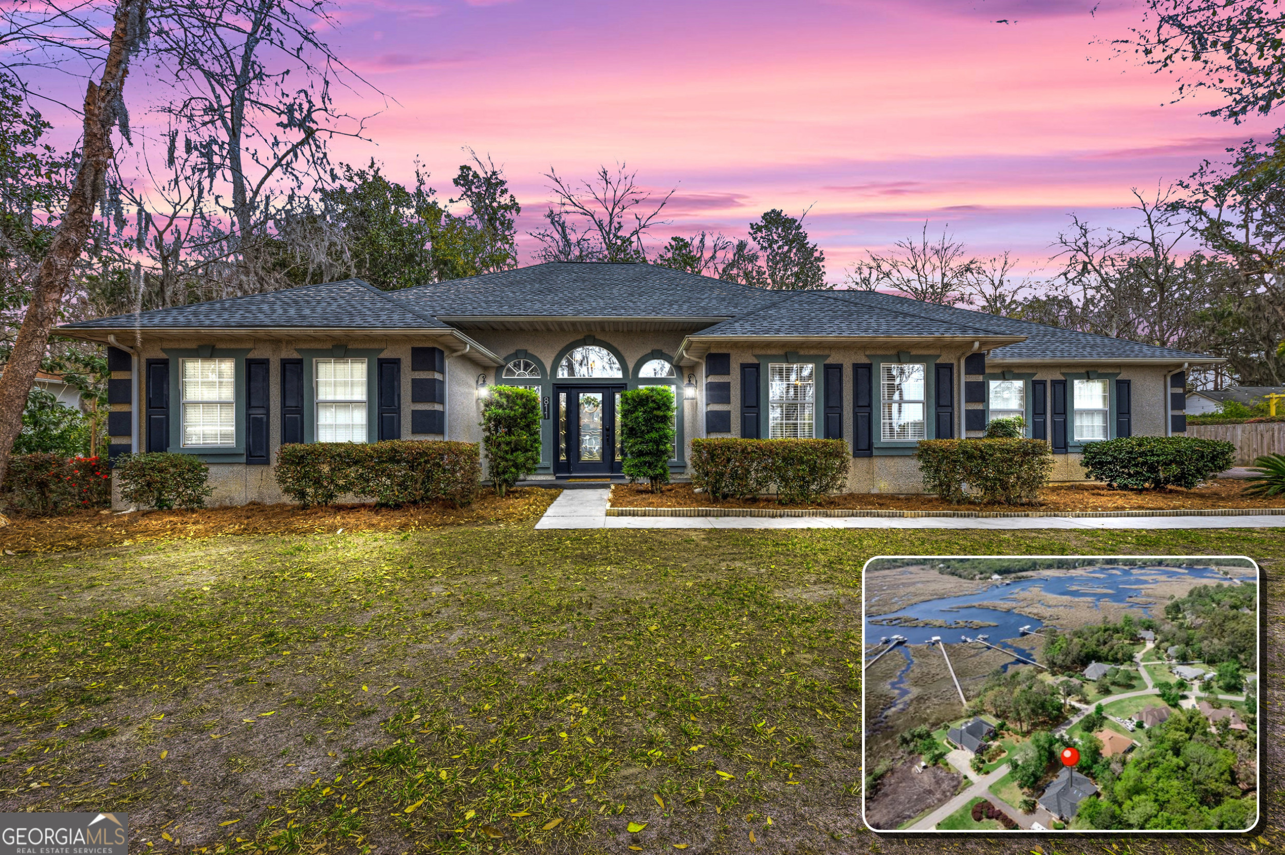 811 Riverview Drive W Property Photo 1