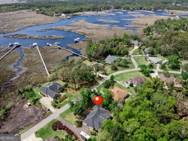 811 Riverview Drive W Property Photo 6