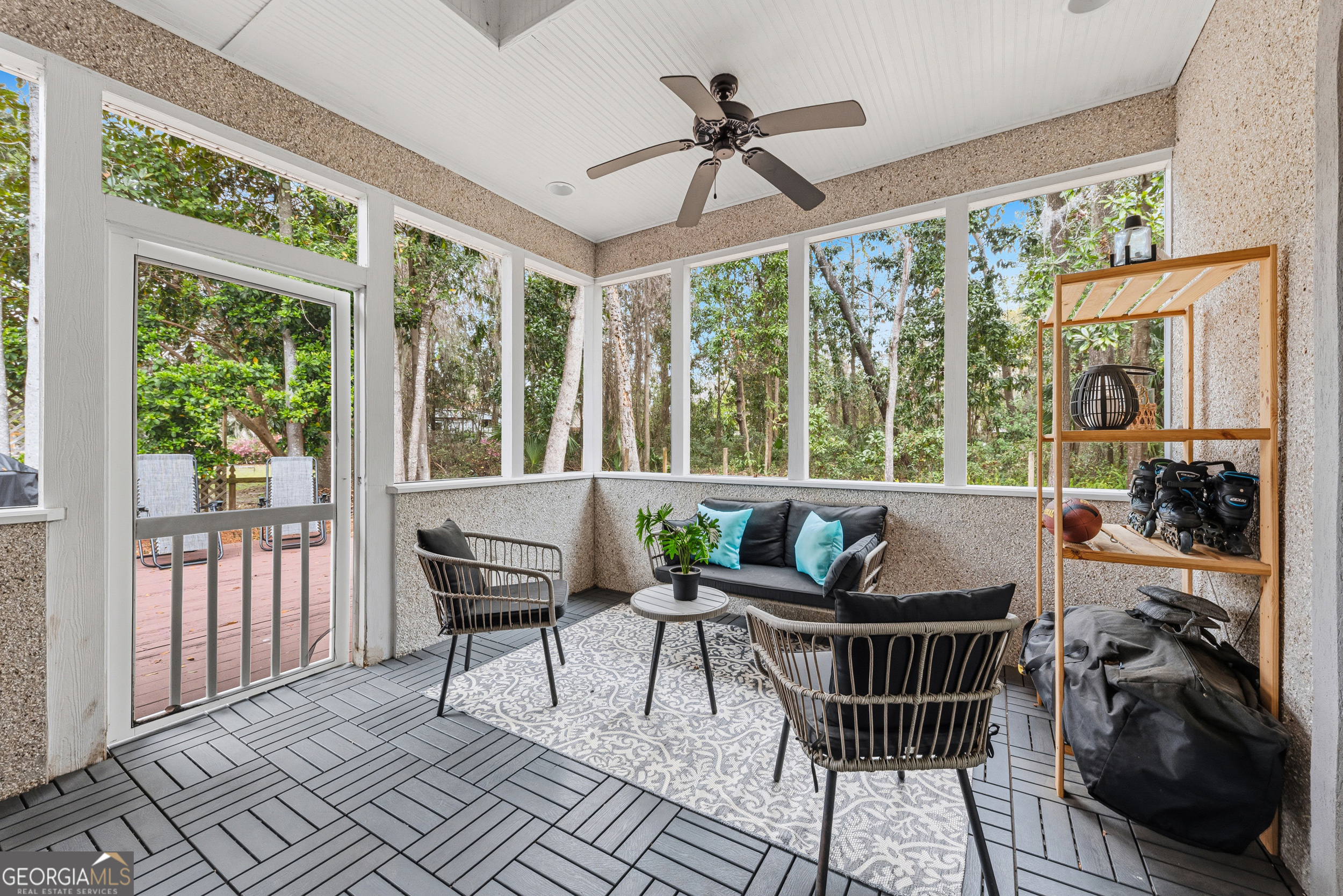 811 Riverview Drive W Property Photo 15