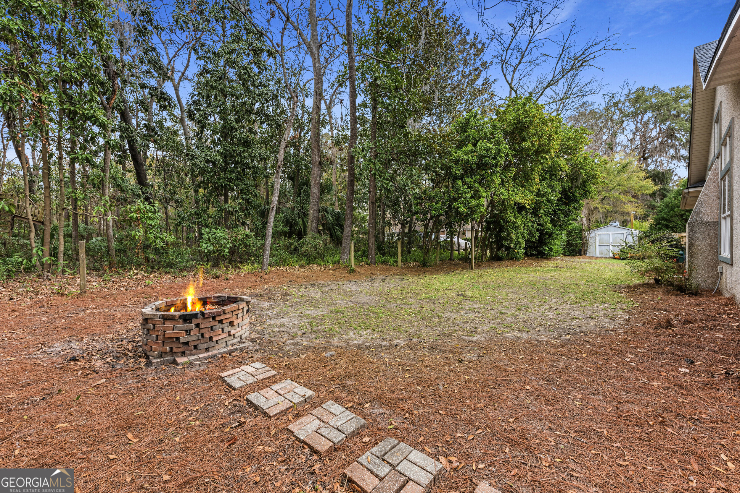 811 Riverview Drive W Property Photo 38