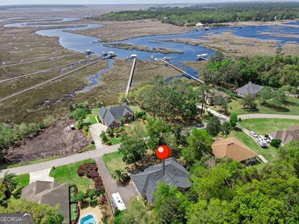 811 Riverview Drive W Property Photo 41