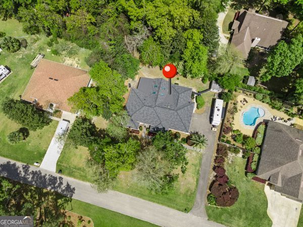 811 Riverview Drive W Property Photo 45