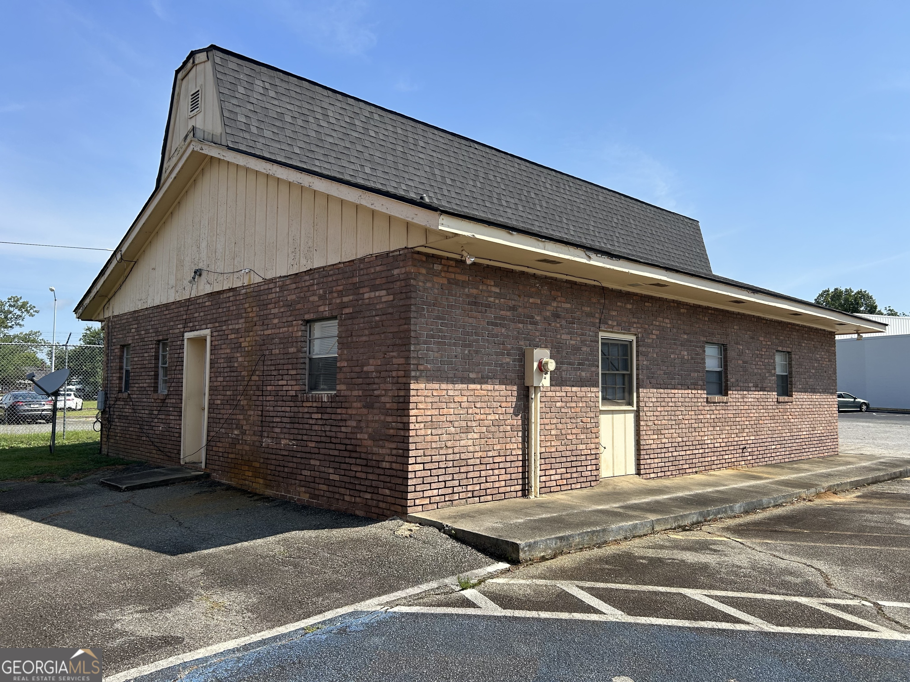 505 Academy Avenue Property Photo 3