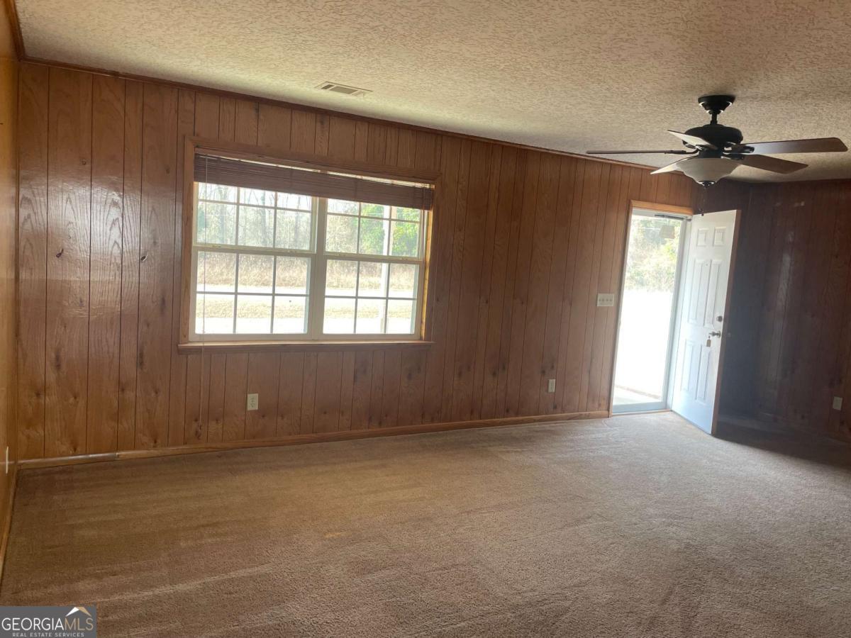 109 Lincoln Drive Property Photo 5