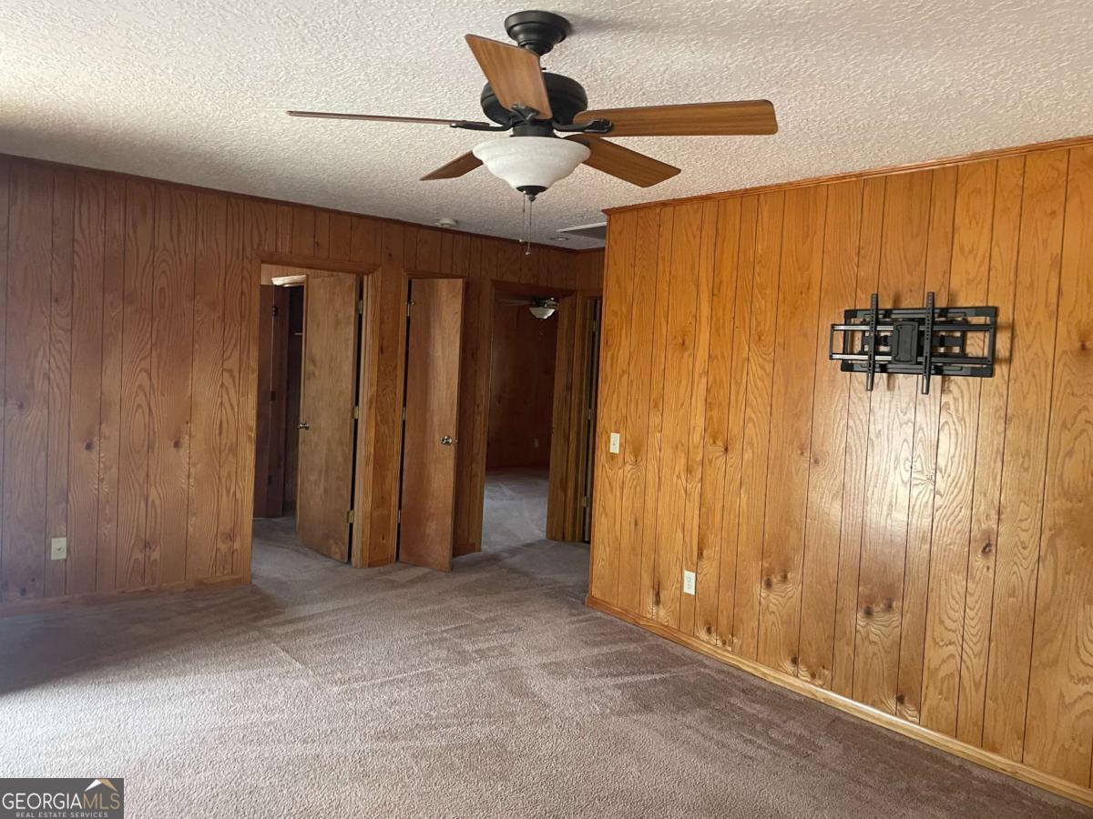 109 Lincoln Drive Property Photo 6