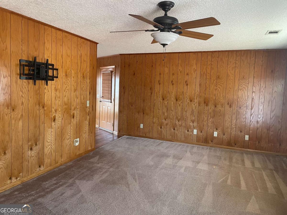 109 Lincoln Drive Property Photo 7