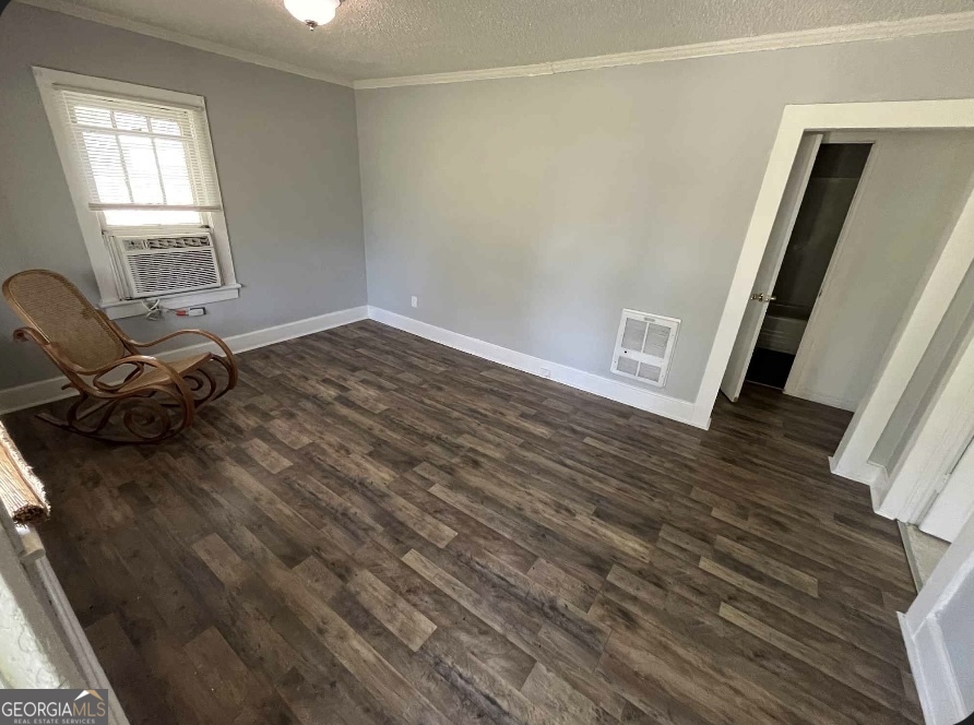 702 E Waring Street E Property Photo 2