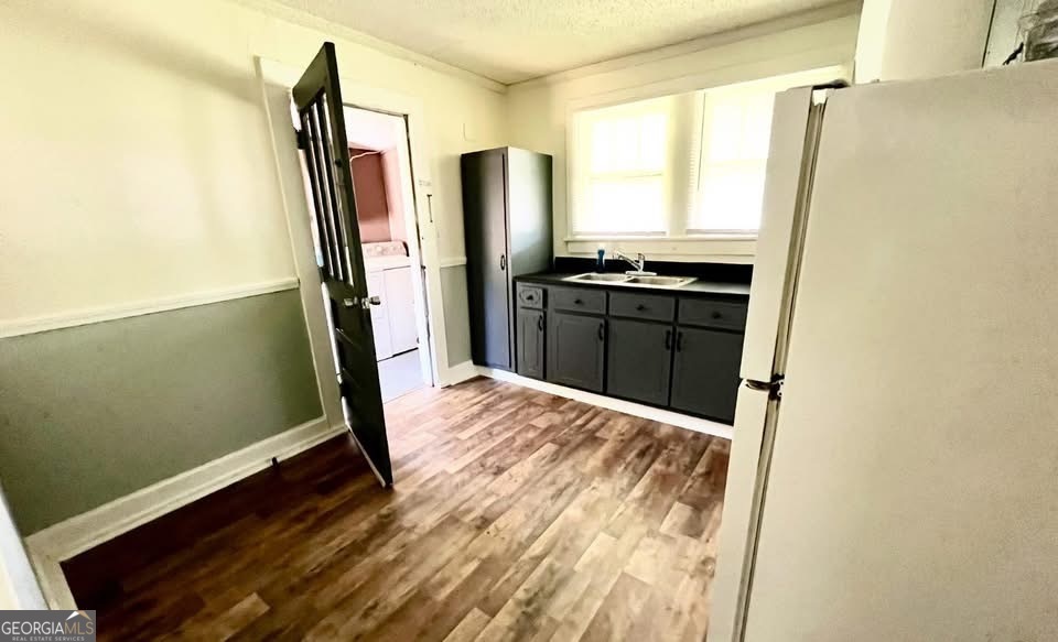 702 E Waring Street E Property Photo 9