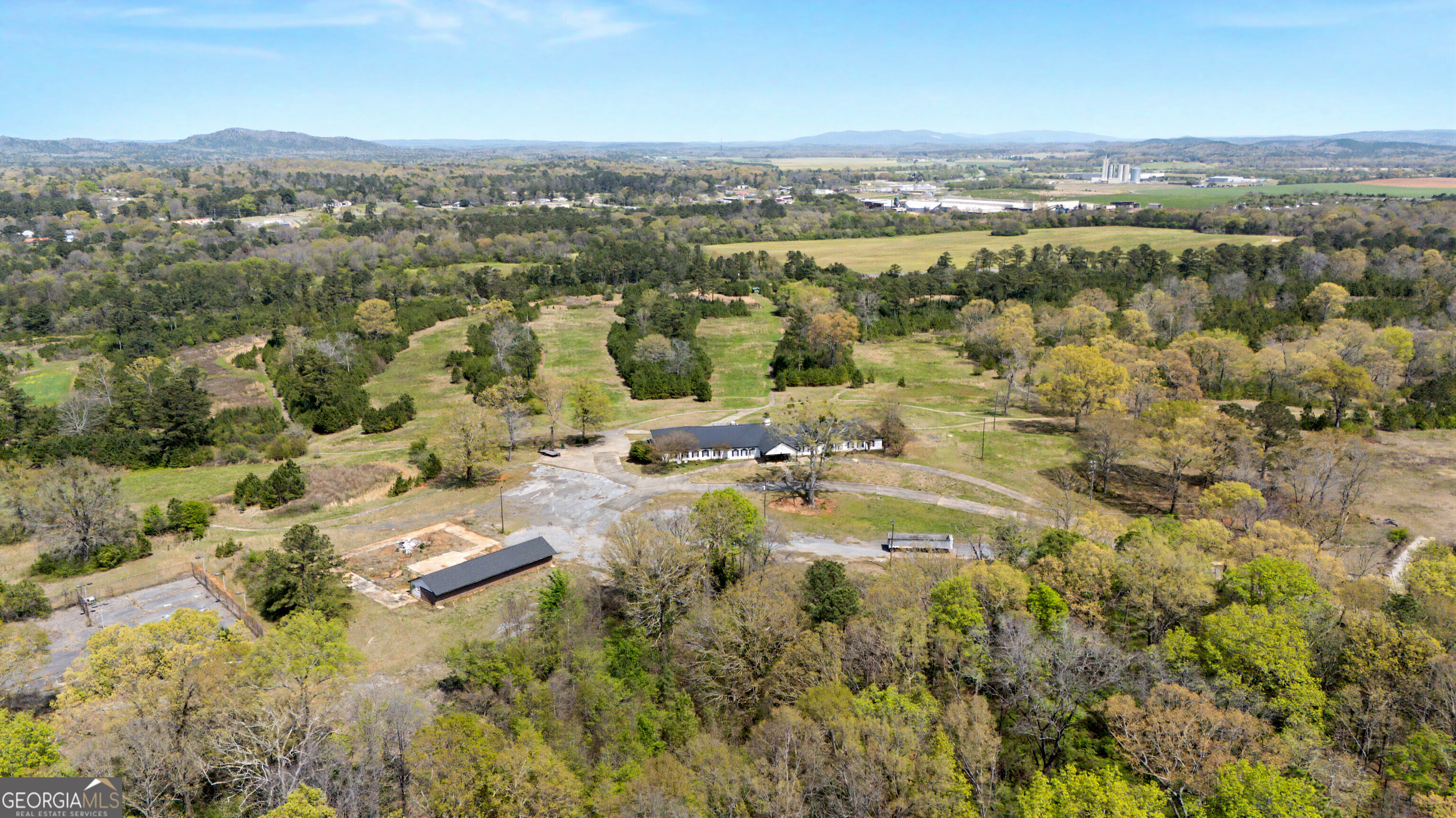 101 Ironaton Property Photo 6