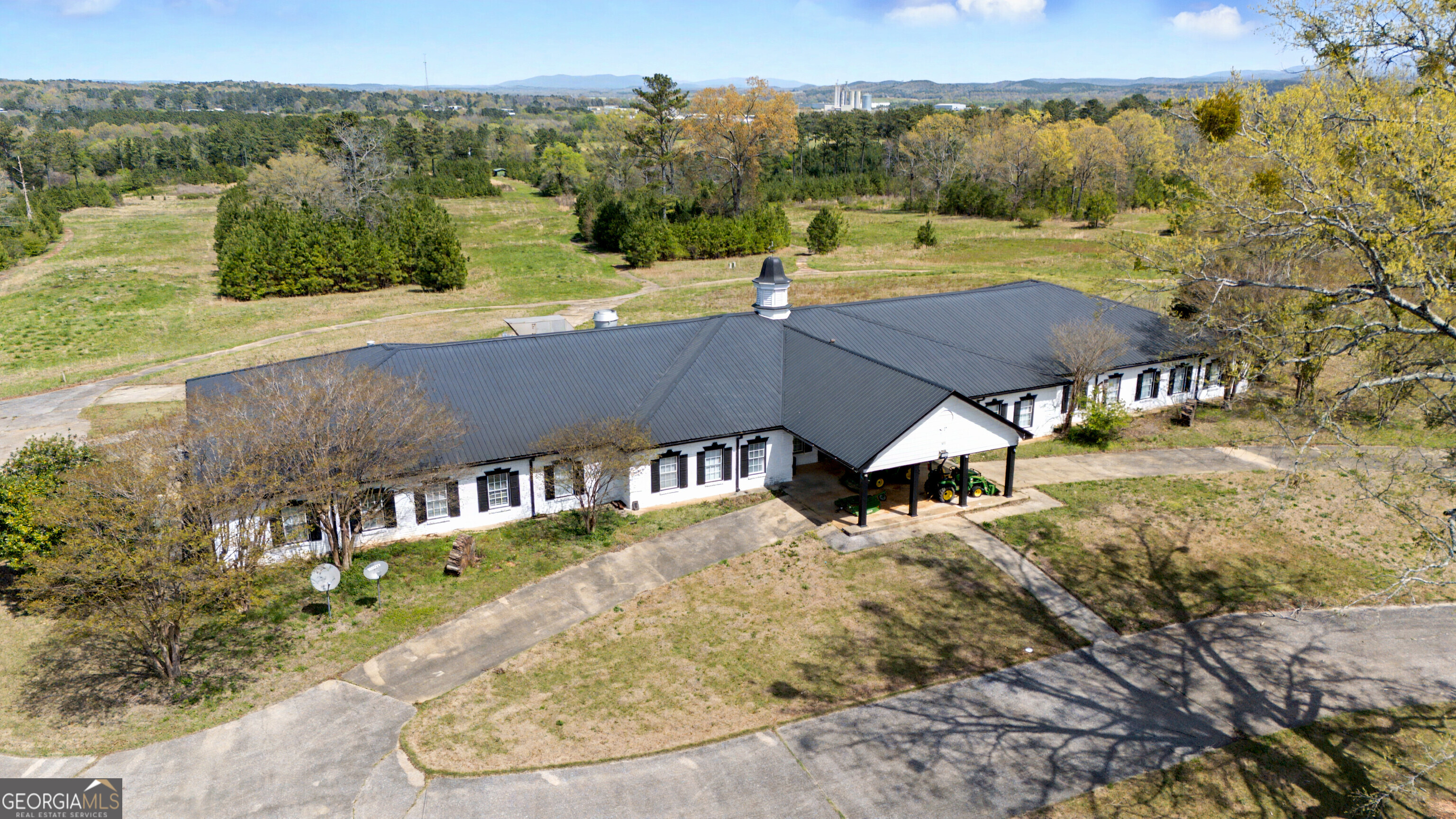 101 Ironaton Property Photo 7