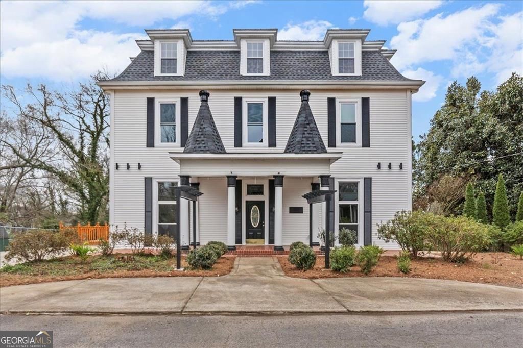 1804 Gordon Avenue Ne Property Photo 1