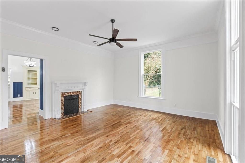 1804 Gordon Avenue Ne Property Photo 8