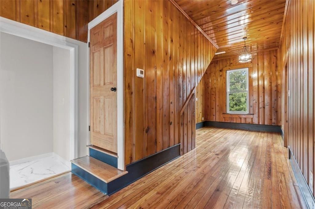 1804 Gordon Avenue Ne Property Photo 31