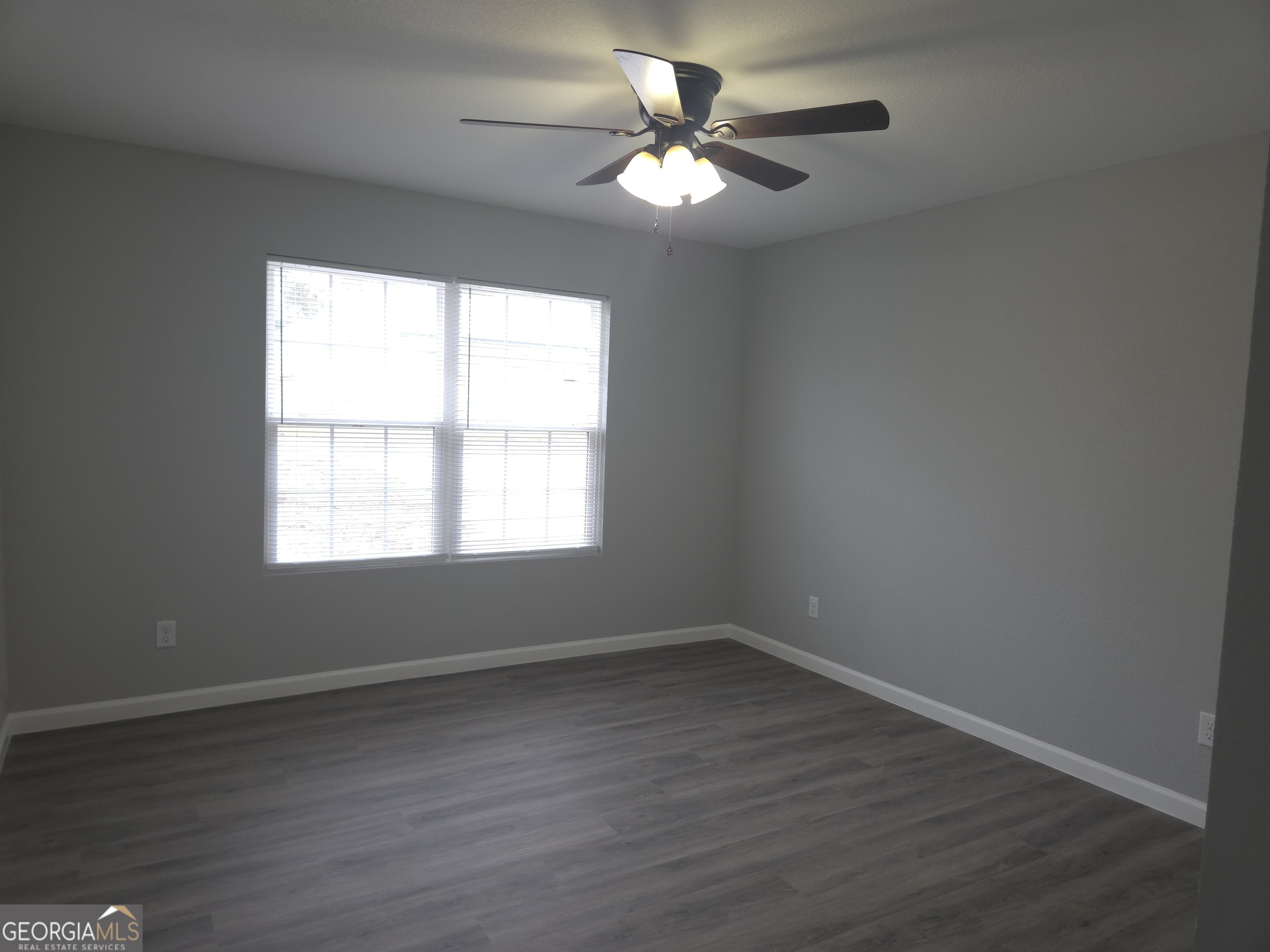 401 E Seventh Street Property Photo 17