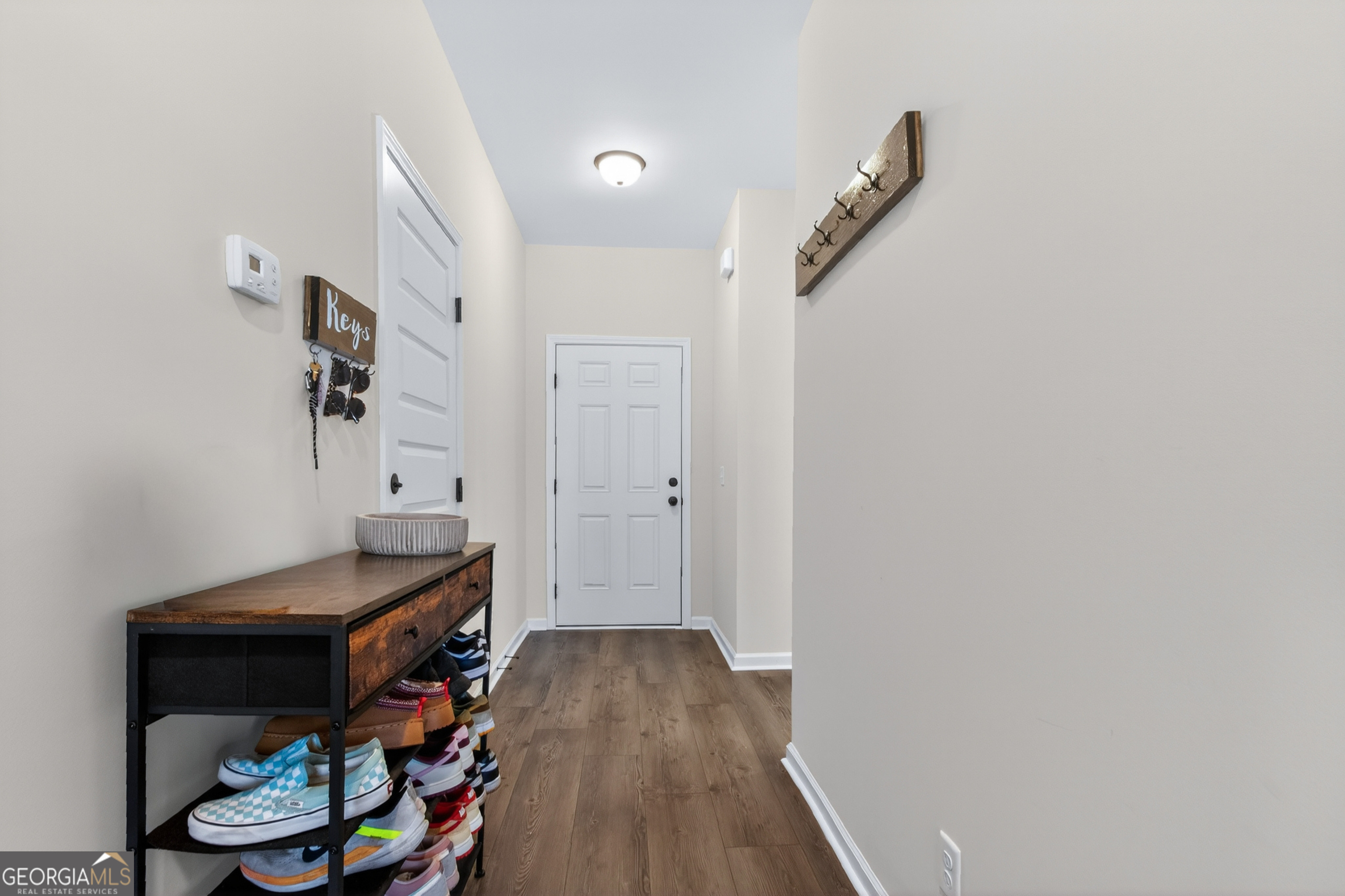 1879 Arnold Drive Se Property Photo 4