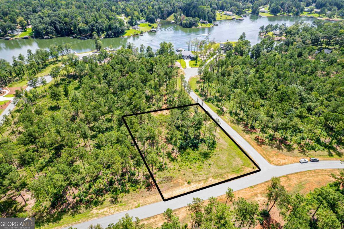 401 White Oak Cove Property Photo 1