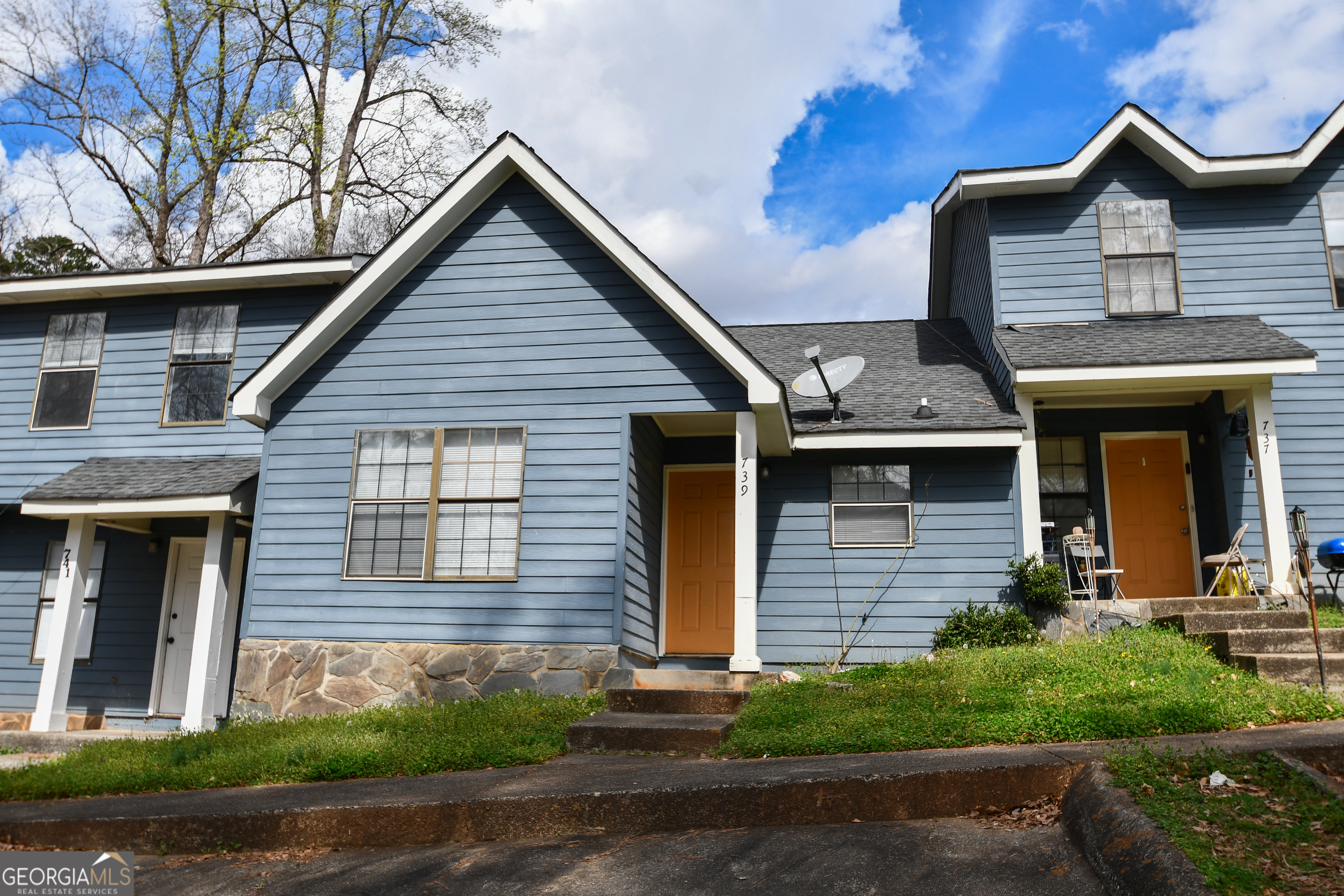 735 Oak Drive Property Photo 1