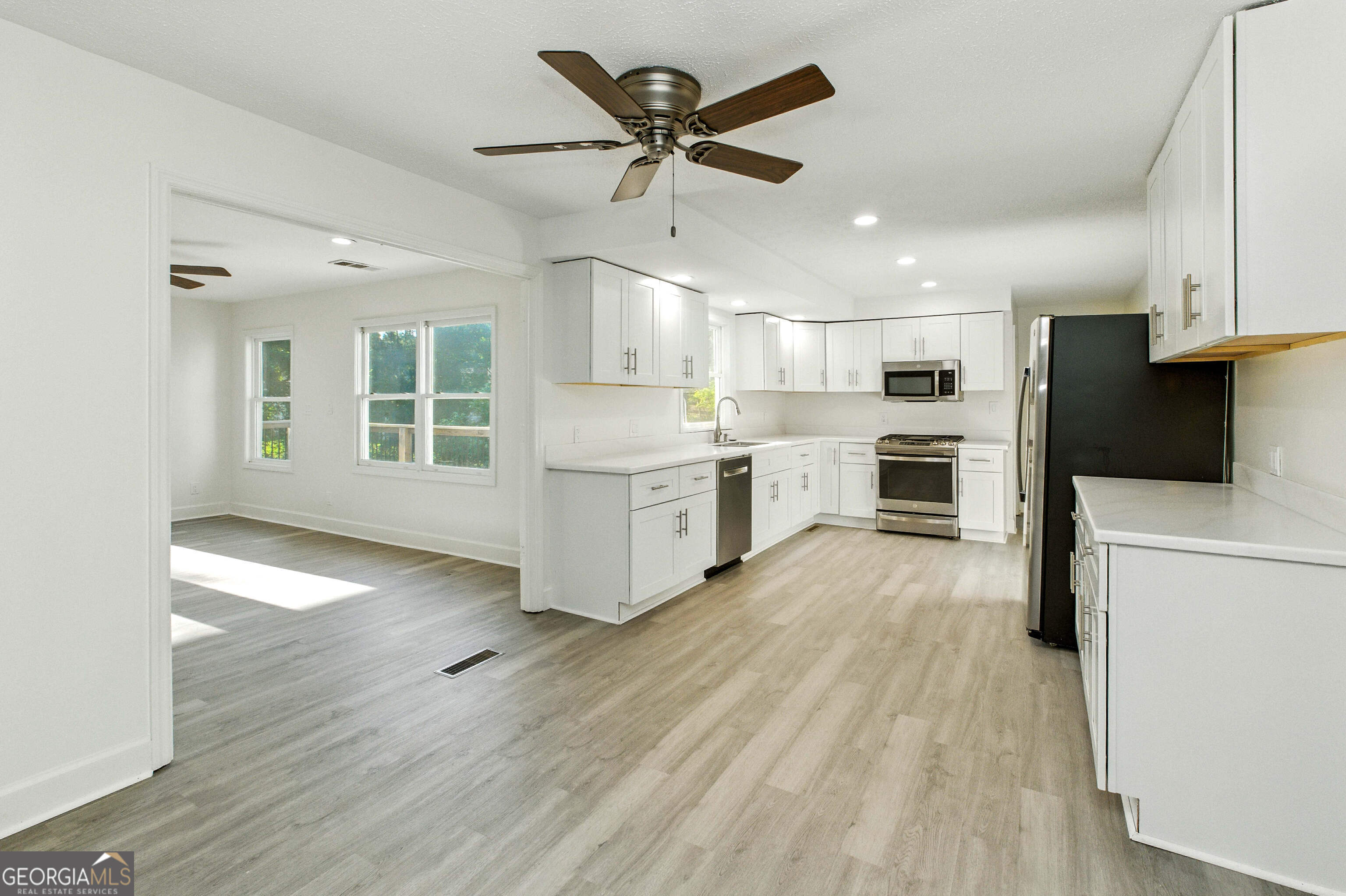 3235 Clarks Bridge Road Property Photo 6