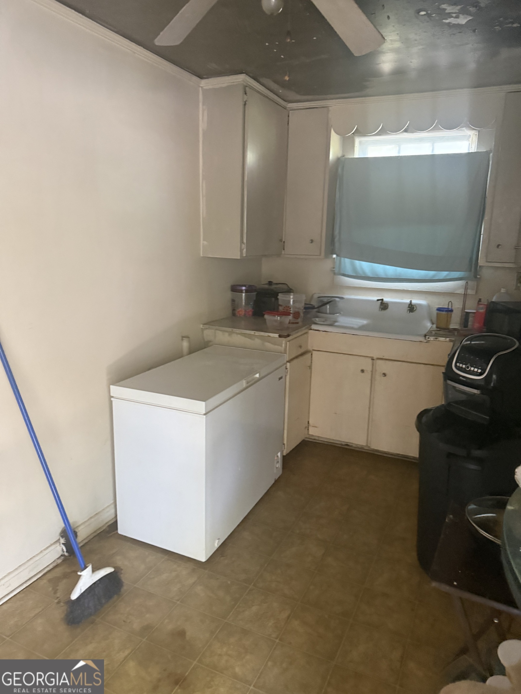 902 1st Street Property Photo 4