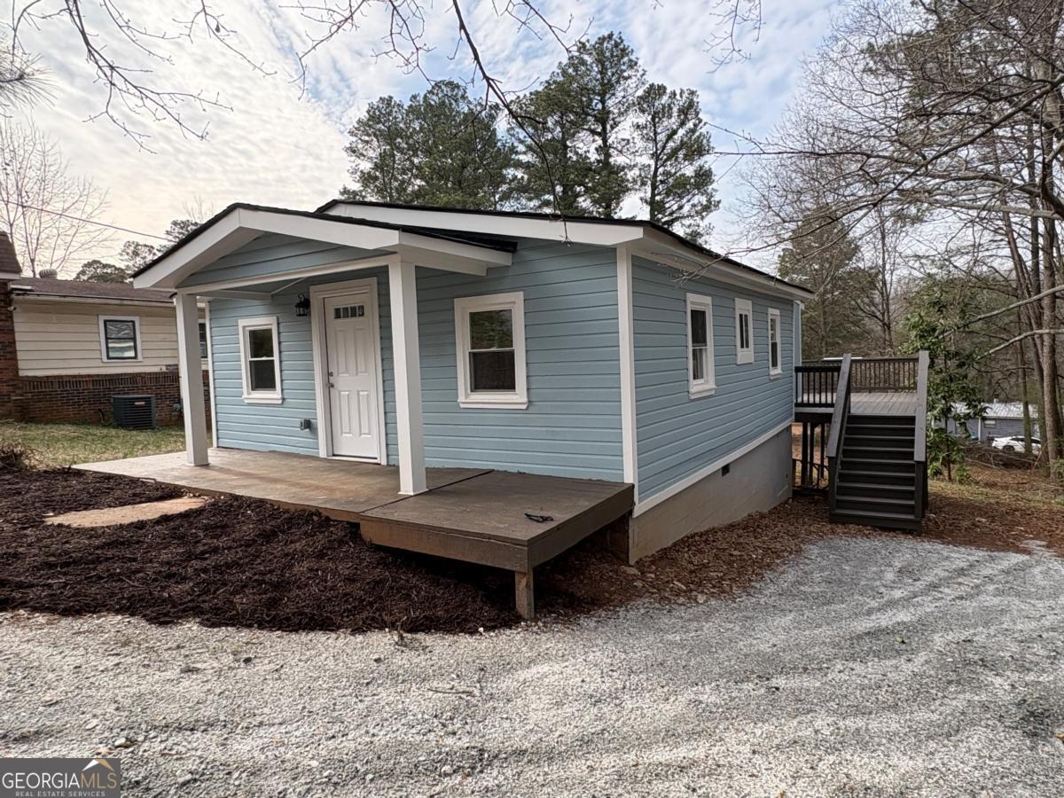 286 Pine Avenue Property Photo 2