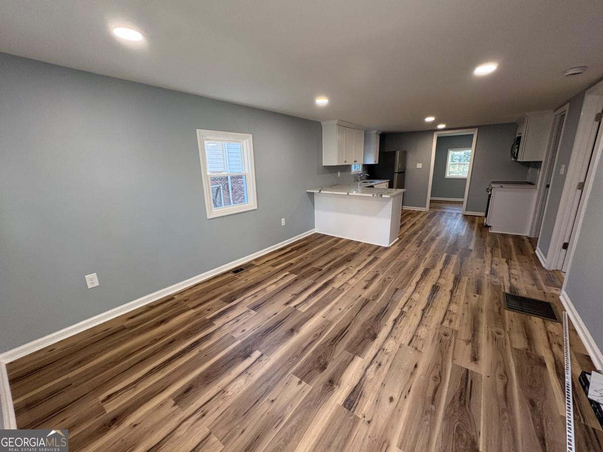 286 Pine Avenue Property Photo 3