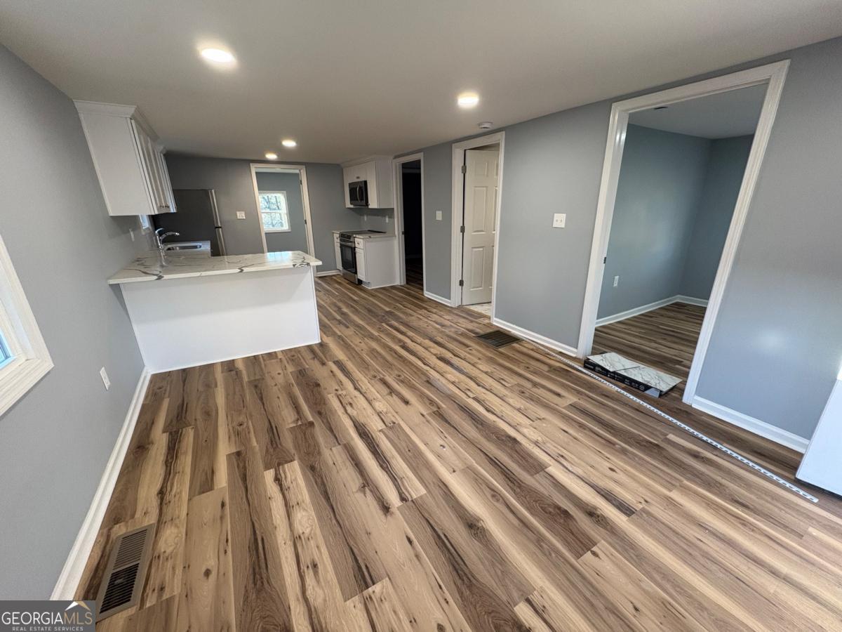 286 Pine Avenue Property Photo 4