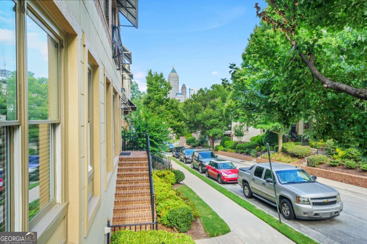 385 15th Street Nw # 6 Property Photo 6
