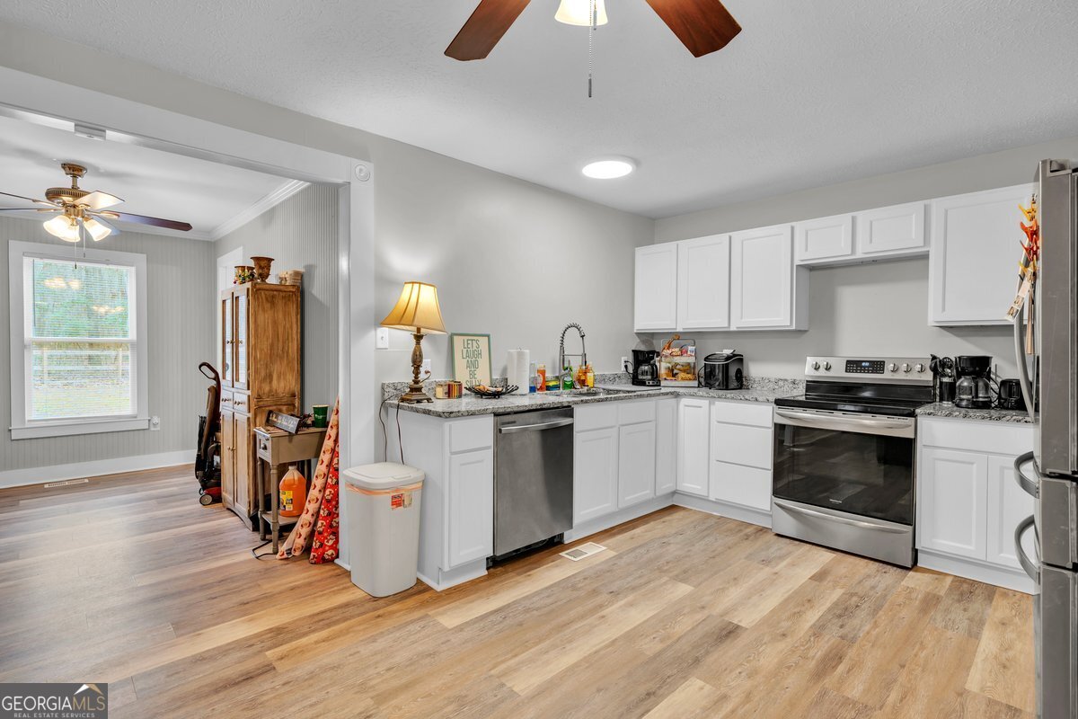 418 Flintside Drive Property Photo 8