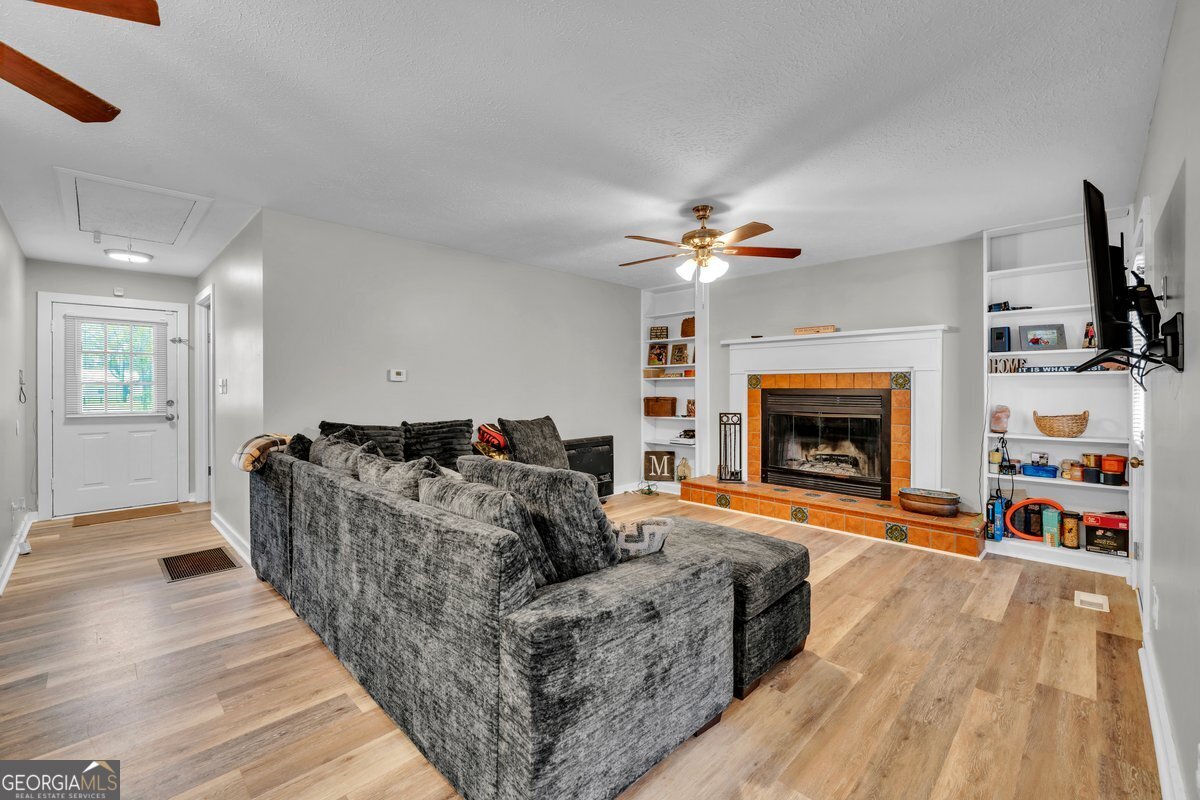 418 Flintside Drive Property Photo 9